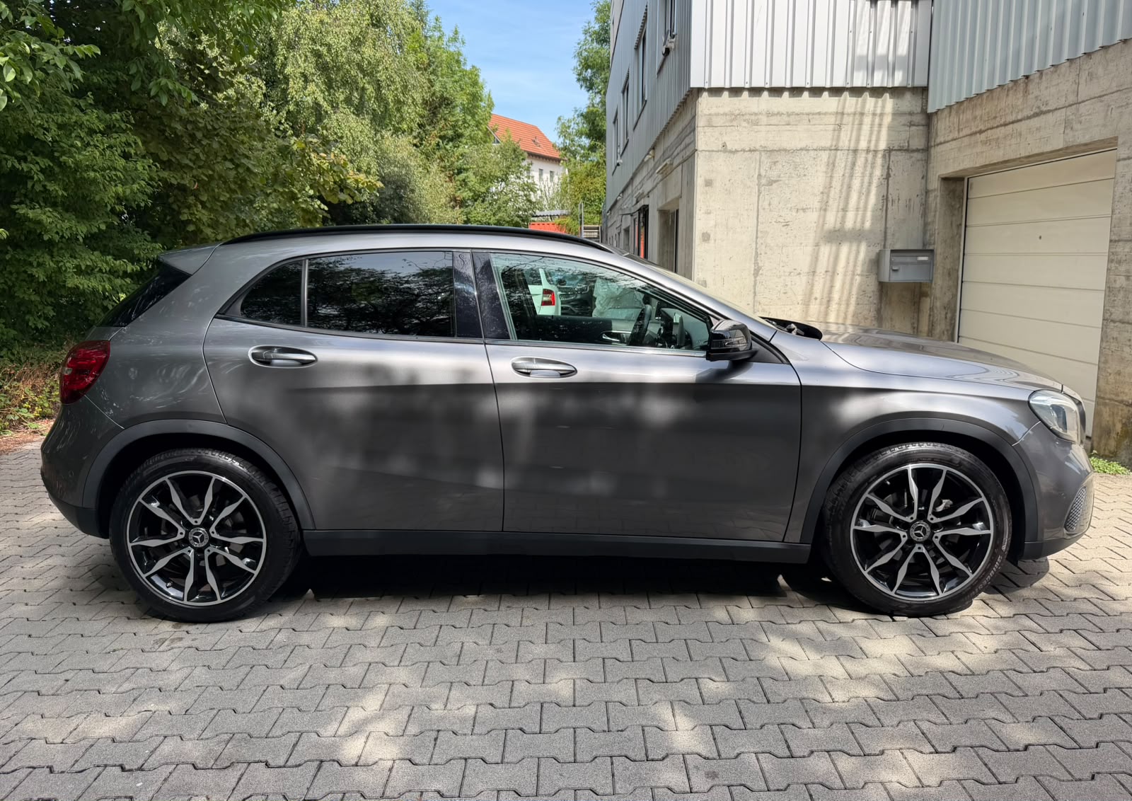 MERCEDES-BENZ GLA 200 Night Star 7G-DCT-image-5