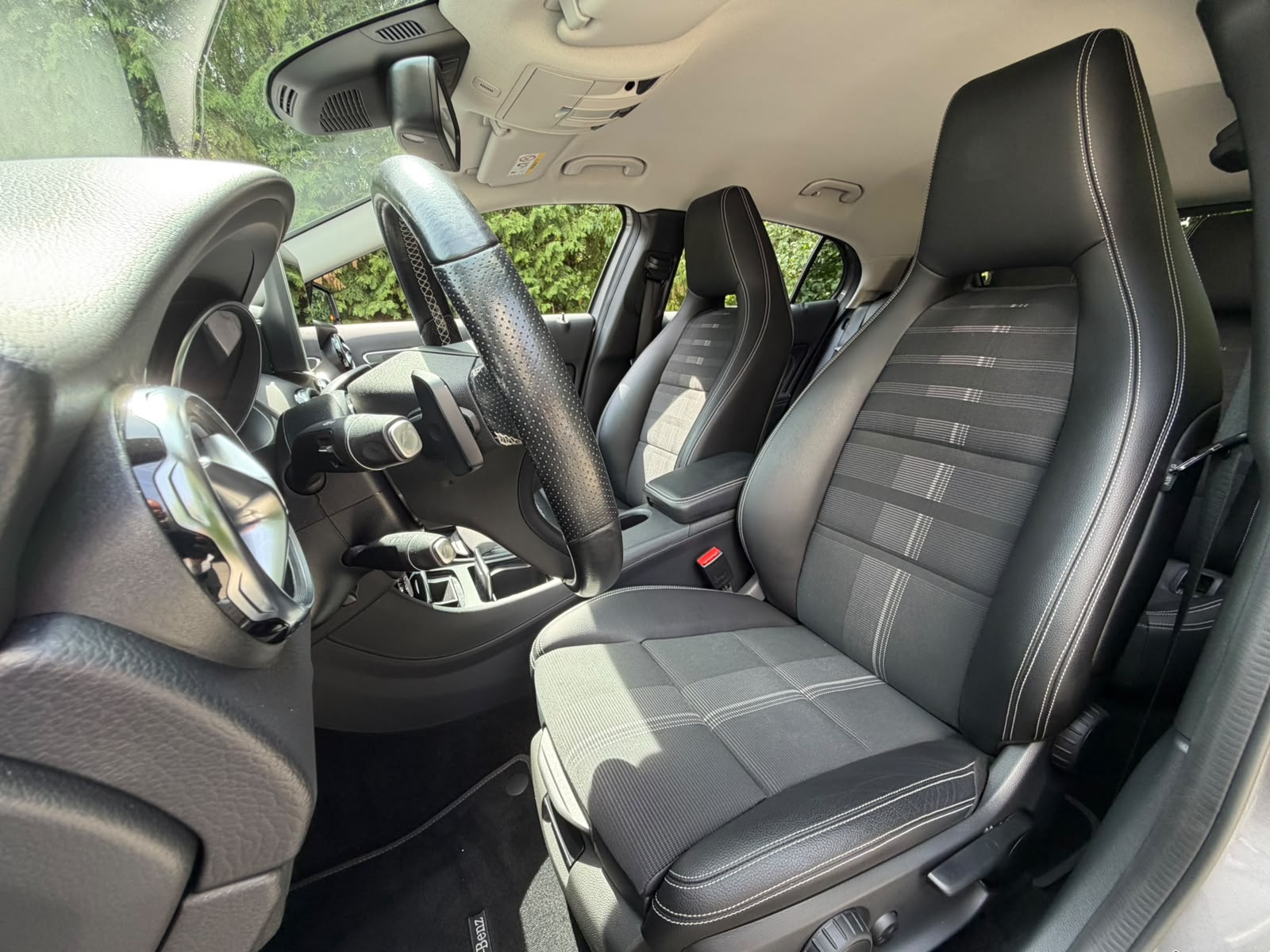 MERCEDES-BENZ GLA 200 Night Star 7G-DCT-image-11