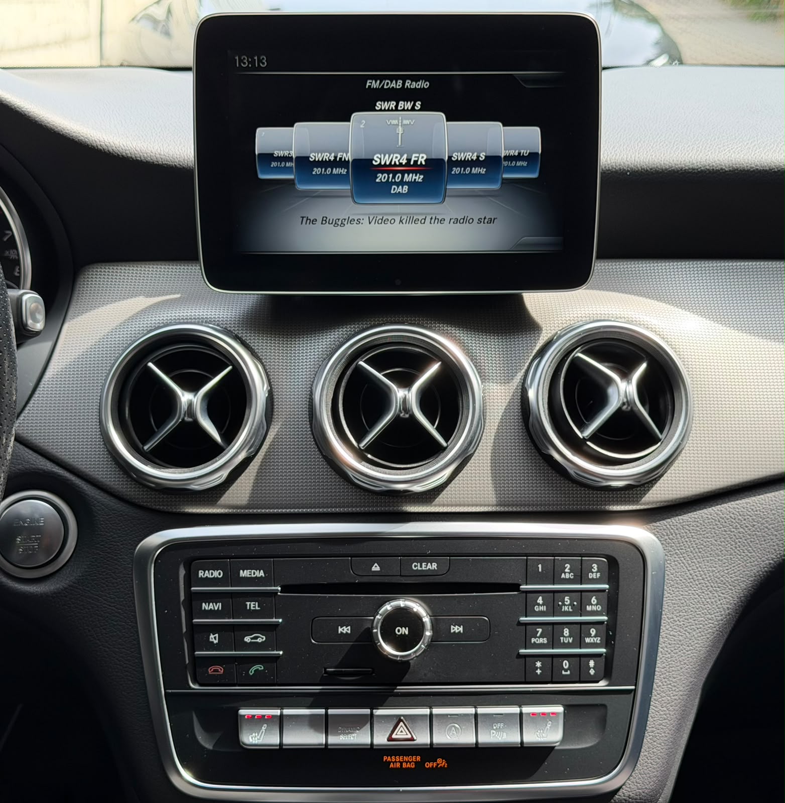 MERCEDES-BENZ GLA 200 Night Star 7G-DCT-image-23