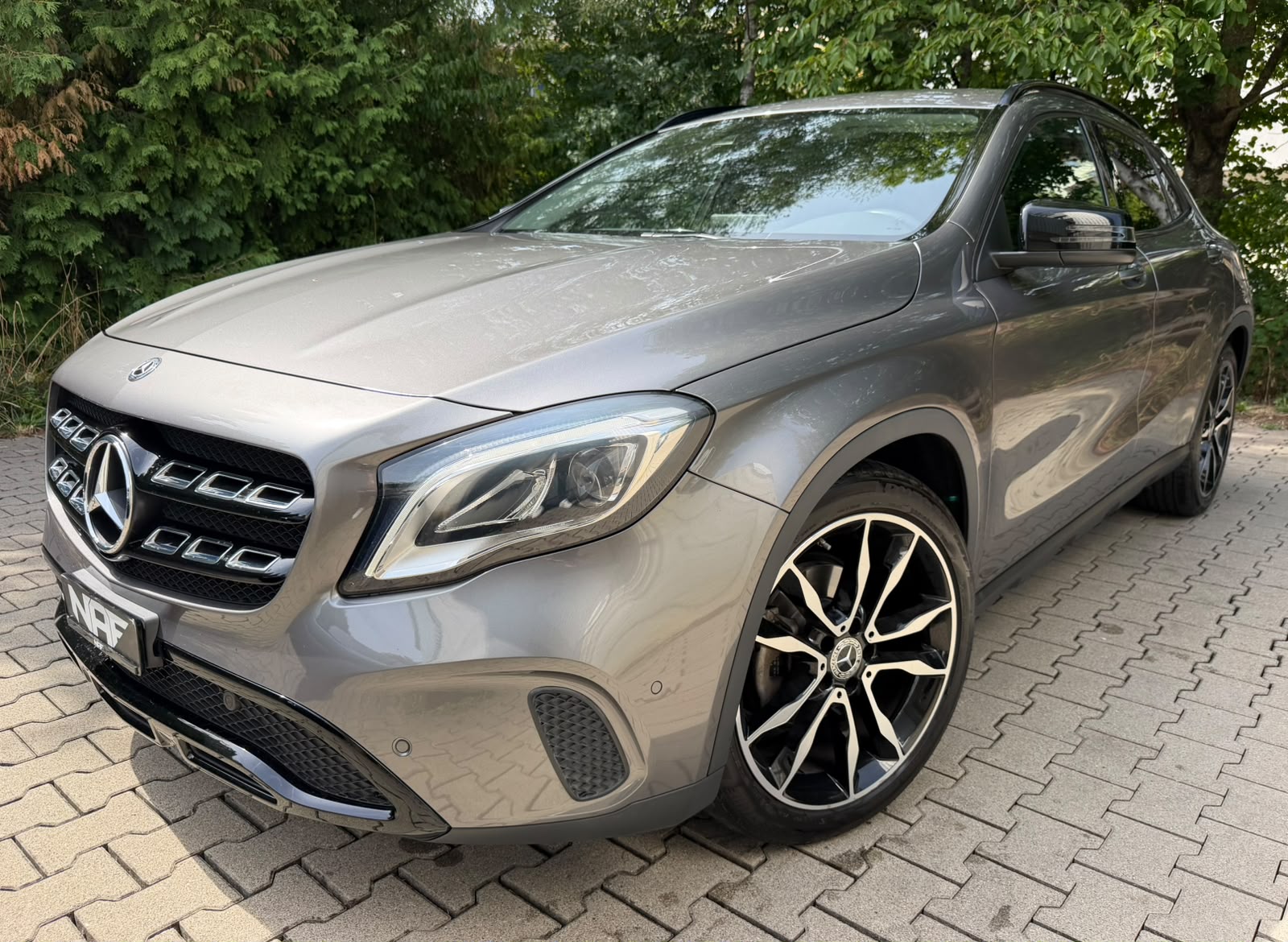 MERCEDES-BENZ GLA 200 Night Star 7G-DCT-image-0