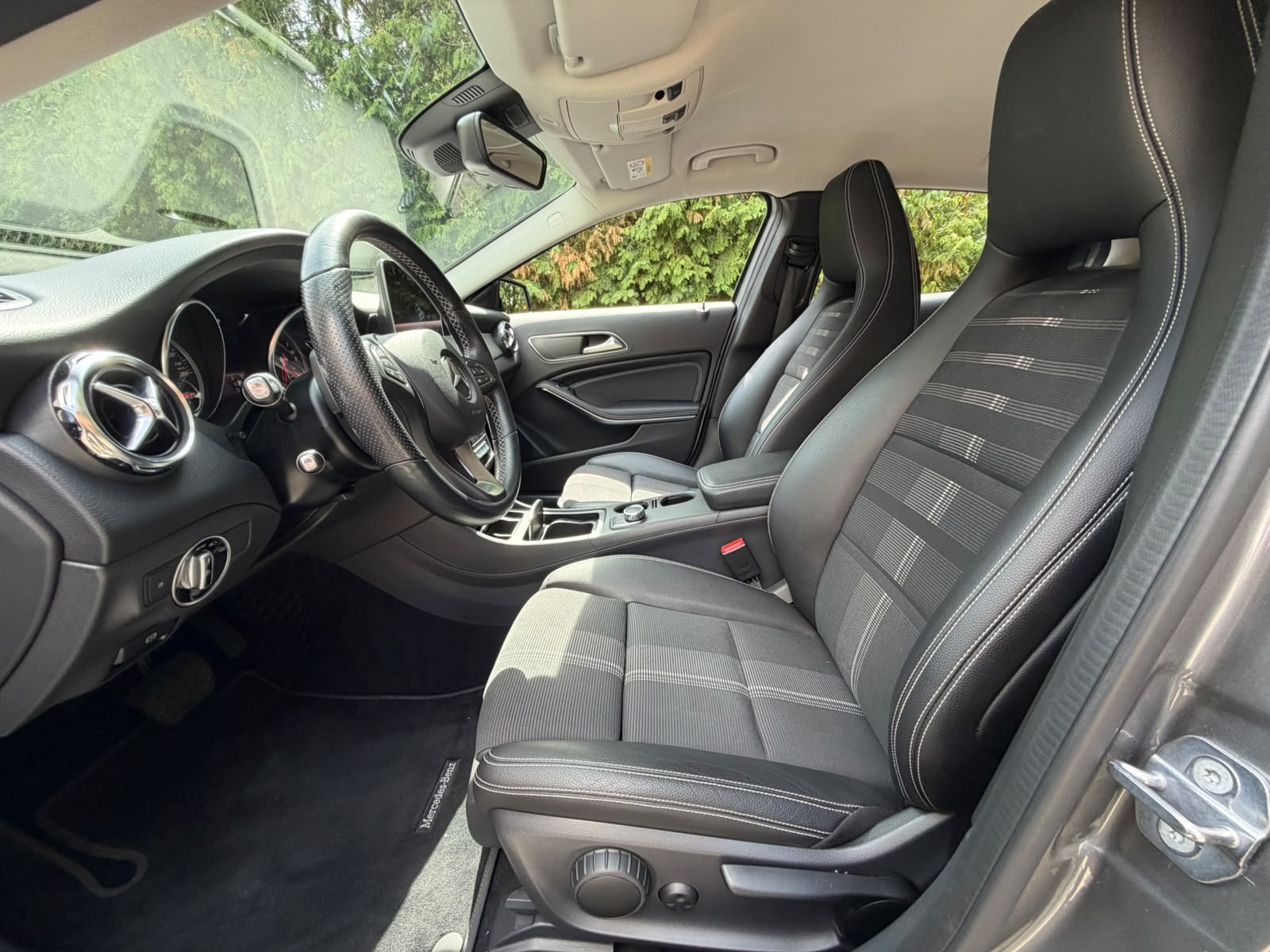 MERCEDES-BENZ GLA 200 Night Star 7G-DCT-image-9