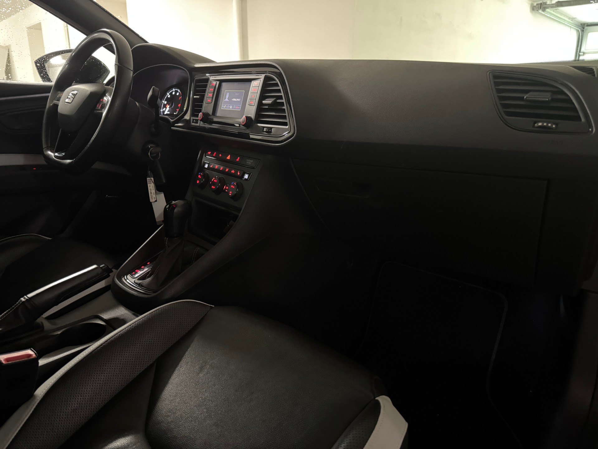 SEAT Leon 2.0 TSI Cupra 280 DSG-image-12