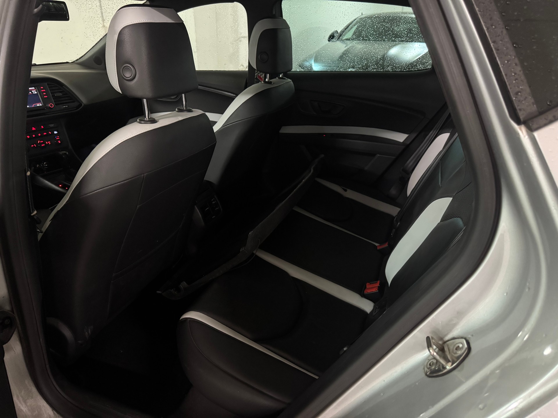 SEAT Leon 2.0 TSI Cupra 280 DSG-image-13