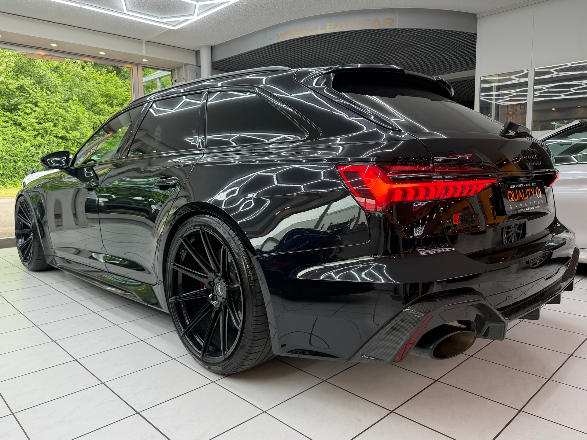 AUDI RS6 Avant 4.0 V8 TFSI quattro T-Tronic-image-6