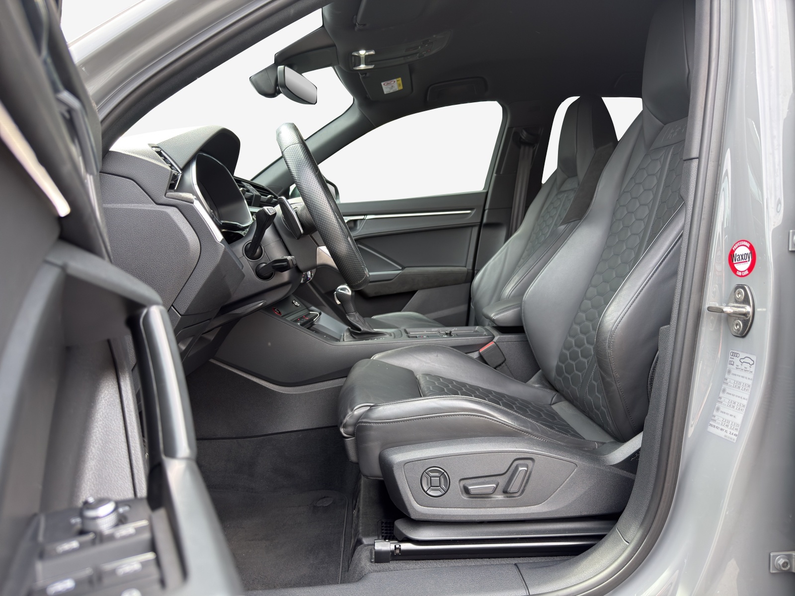 AUDI RS Q3 Sportback quattro S tronic-image-6