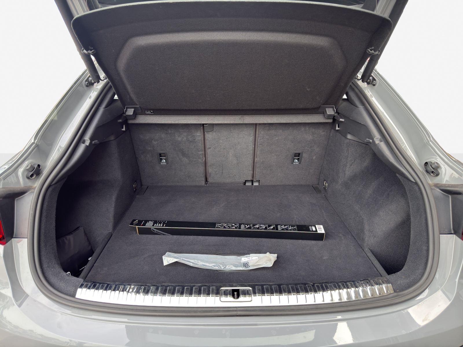 AUDI RS Q3 Sportback quattro S tronic-image-11