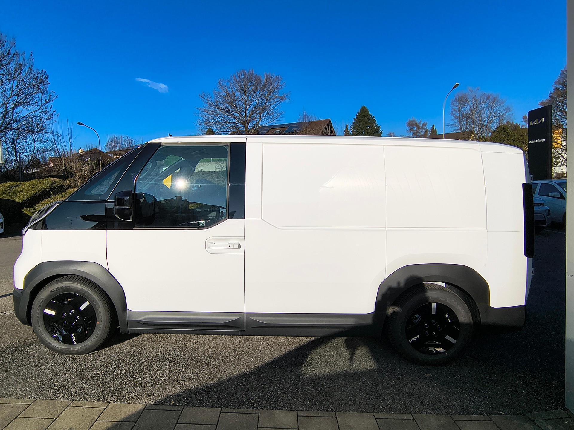 KIA PV5 Cargo 71.2 kWh Plus-image-1