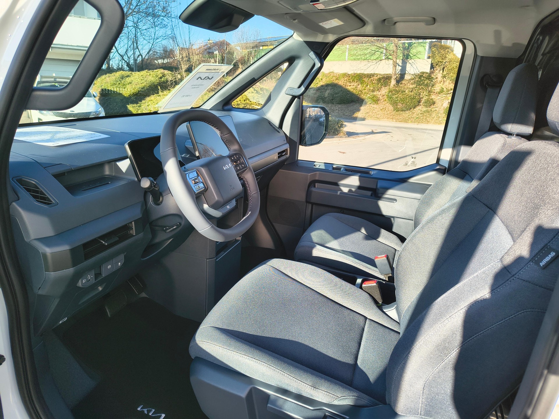 KIA PV5 Cargo 71.2 kWh Plus-image-5