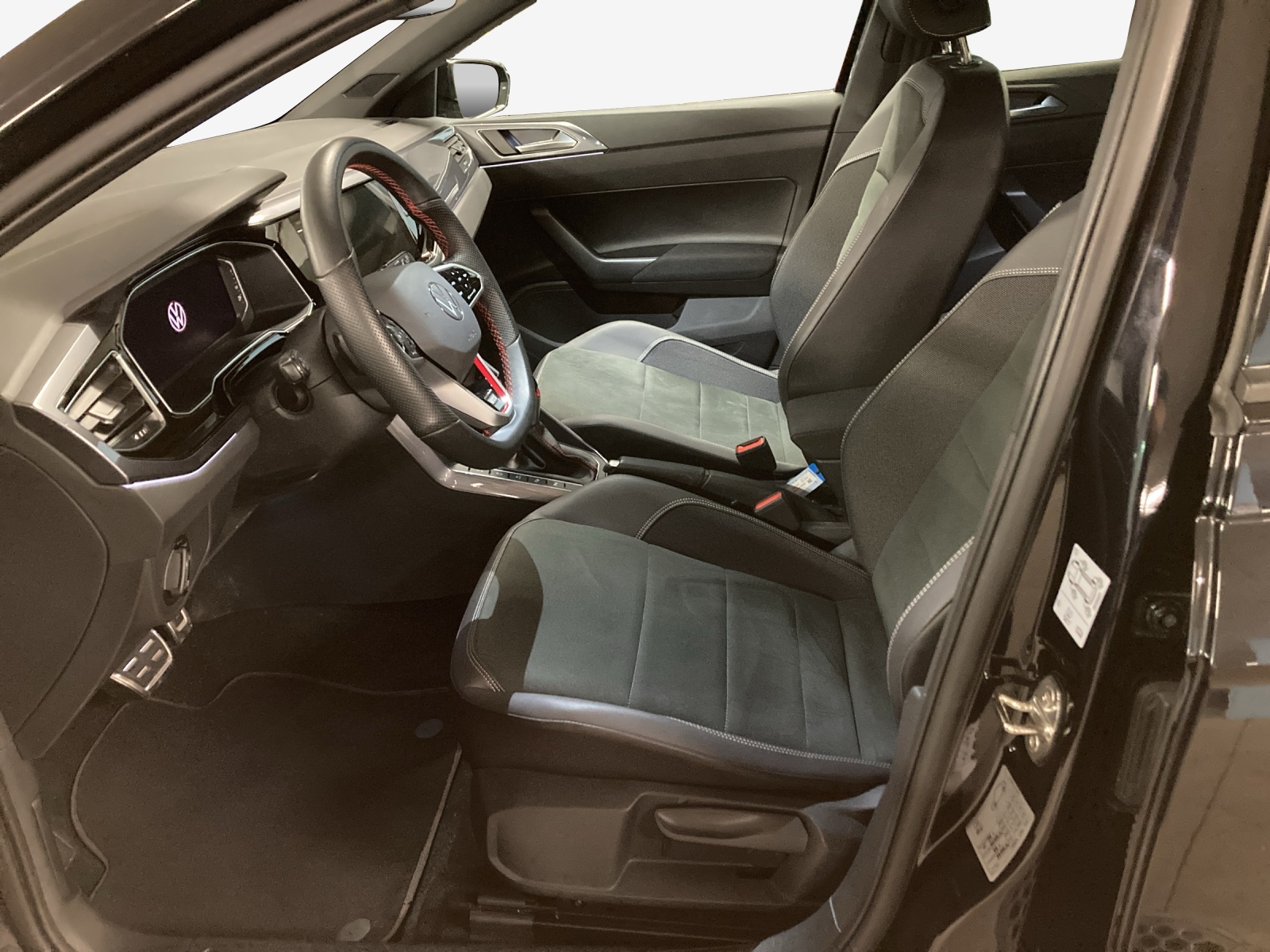VW Polo 2.0 TSI GTI DSG-image-7