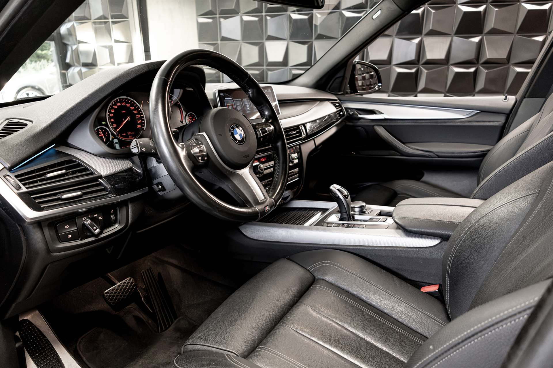 BMW X5 xDrive 40d Steptronic M-Paket-image-15