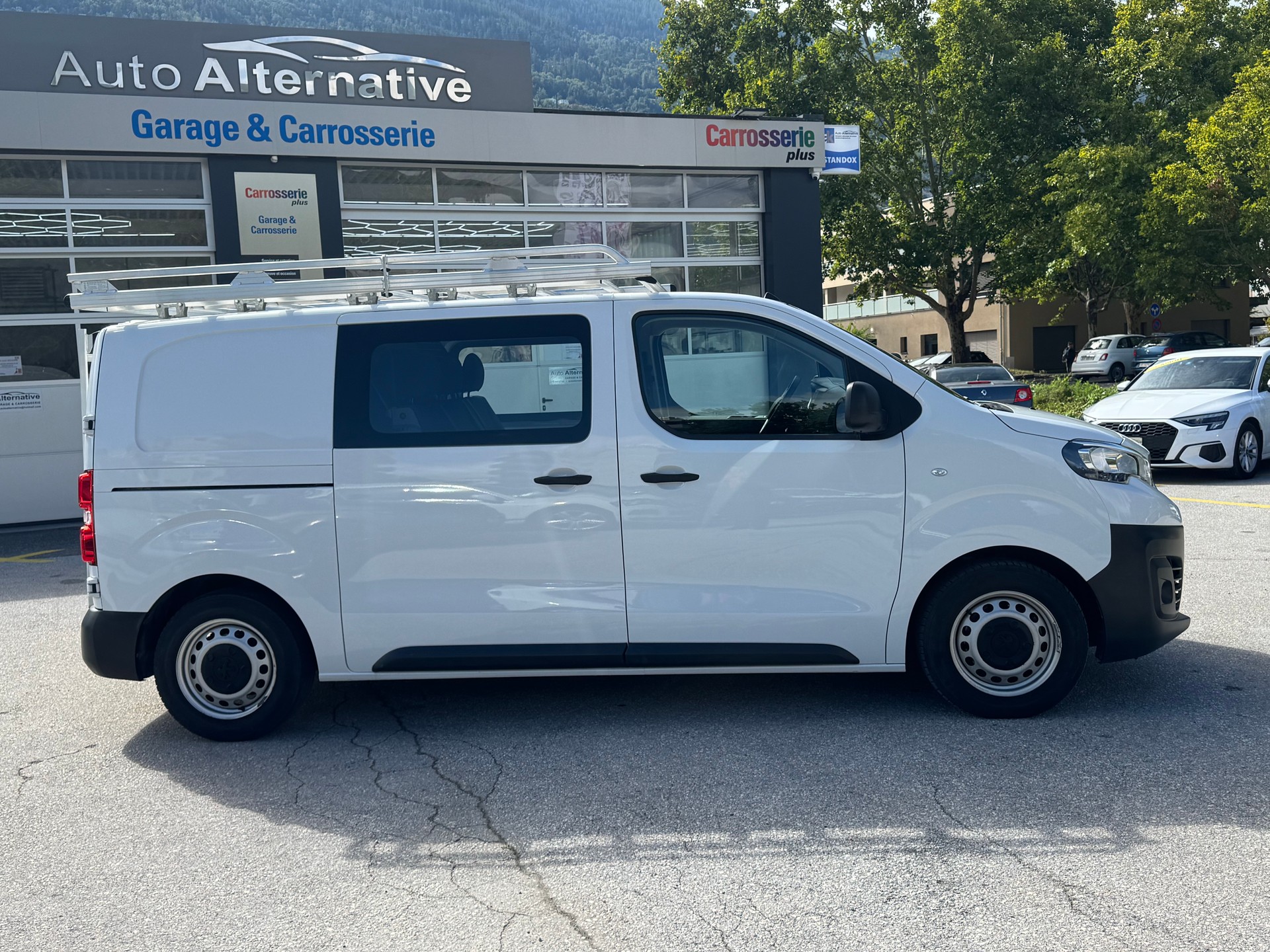 PEUGEOT Expert 2.0 BlueHDi 140 S&S Premium Long EAT8-image-11