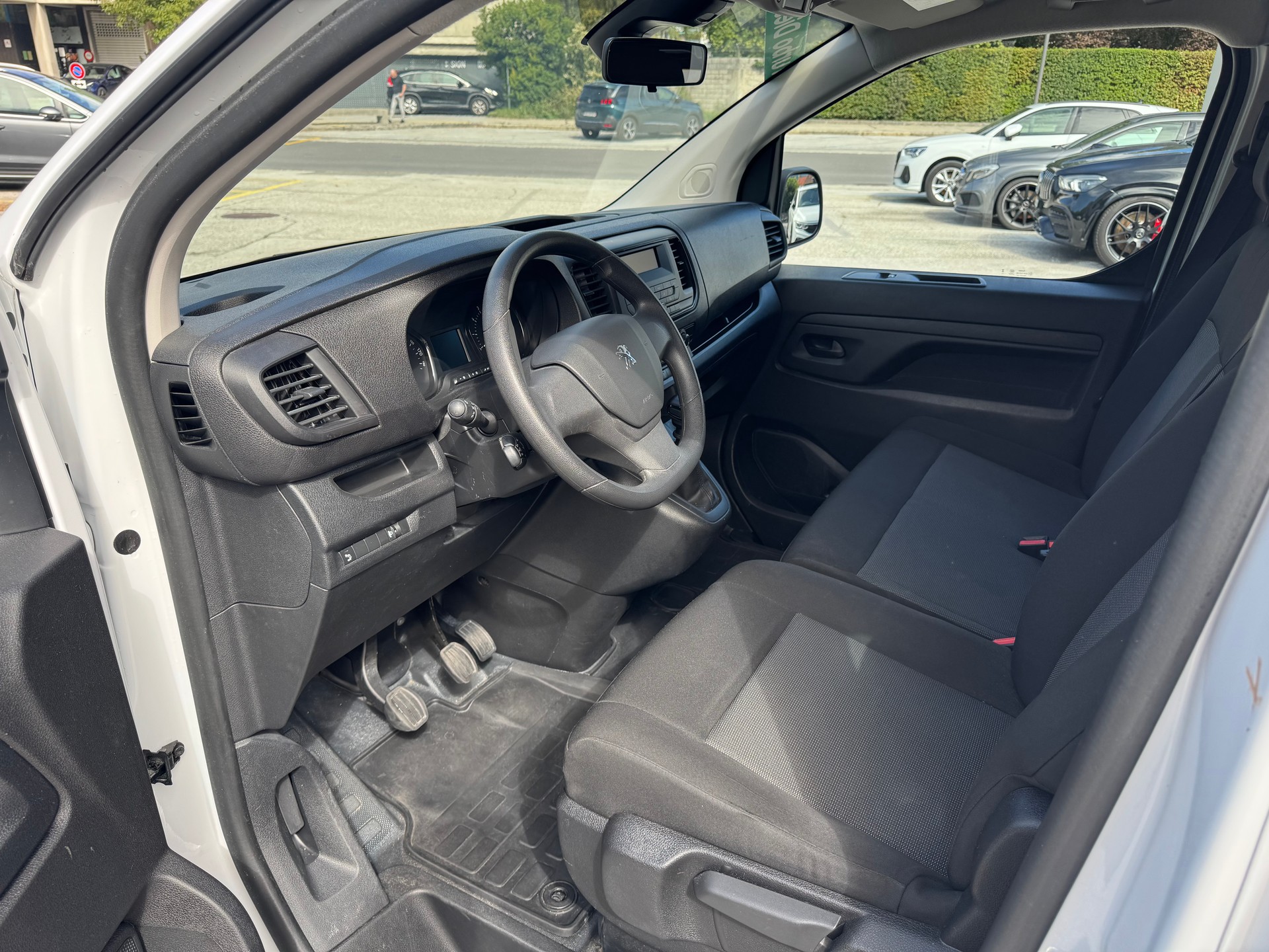 PEUGEOT Expert 2.0 BlueHDi 140 S&S Premium Long EAT8-image-14