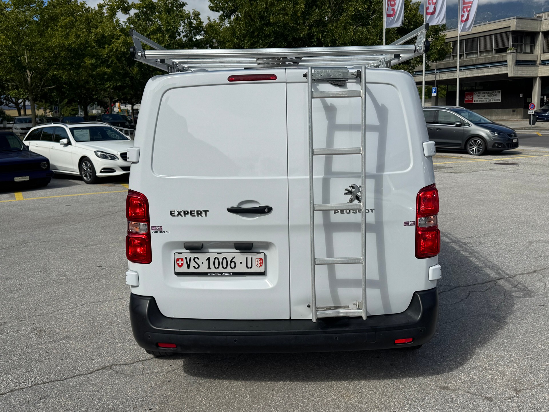 PEUGEOT Expert 2.0 BlueHDi 140 S&S Premium Long EAT8-image-2