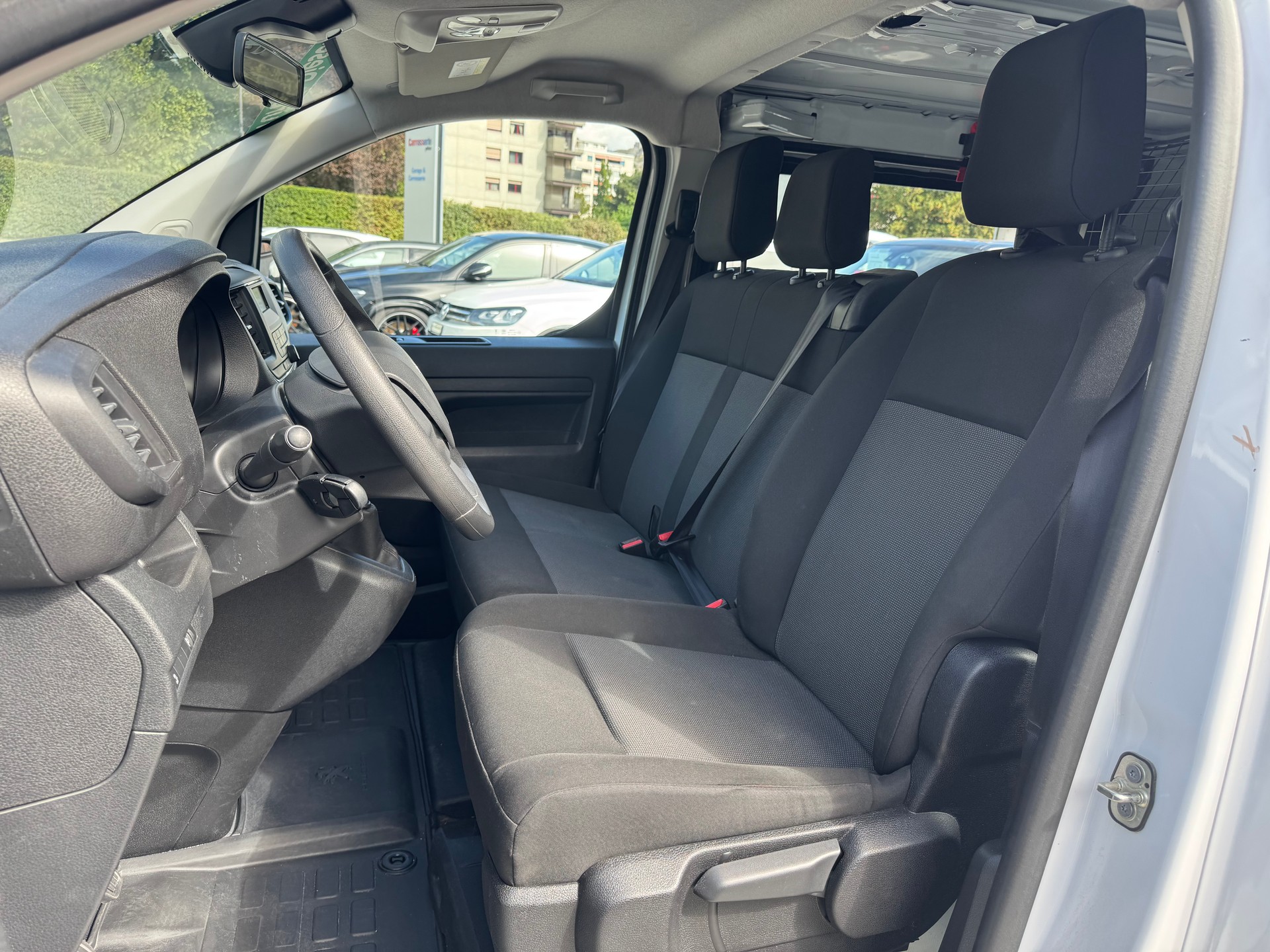 PEUGEOT Expert 2.0 BlueHDi 140 S&S Premium Long EAT8-image-15