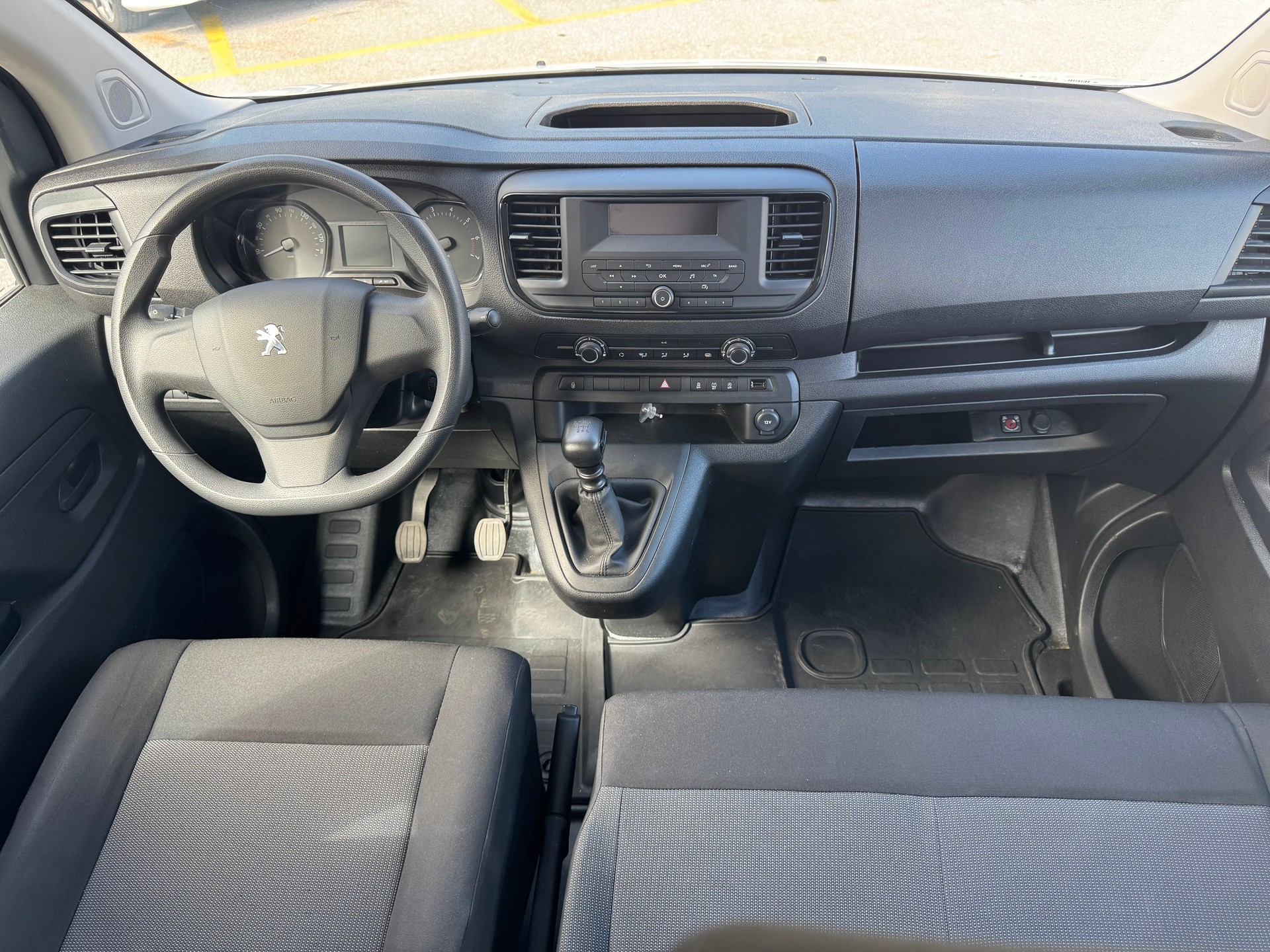 PEUGEOT Expert 2.0 BlueHDi 140 S&S Premium Long EAT8-image-10