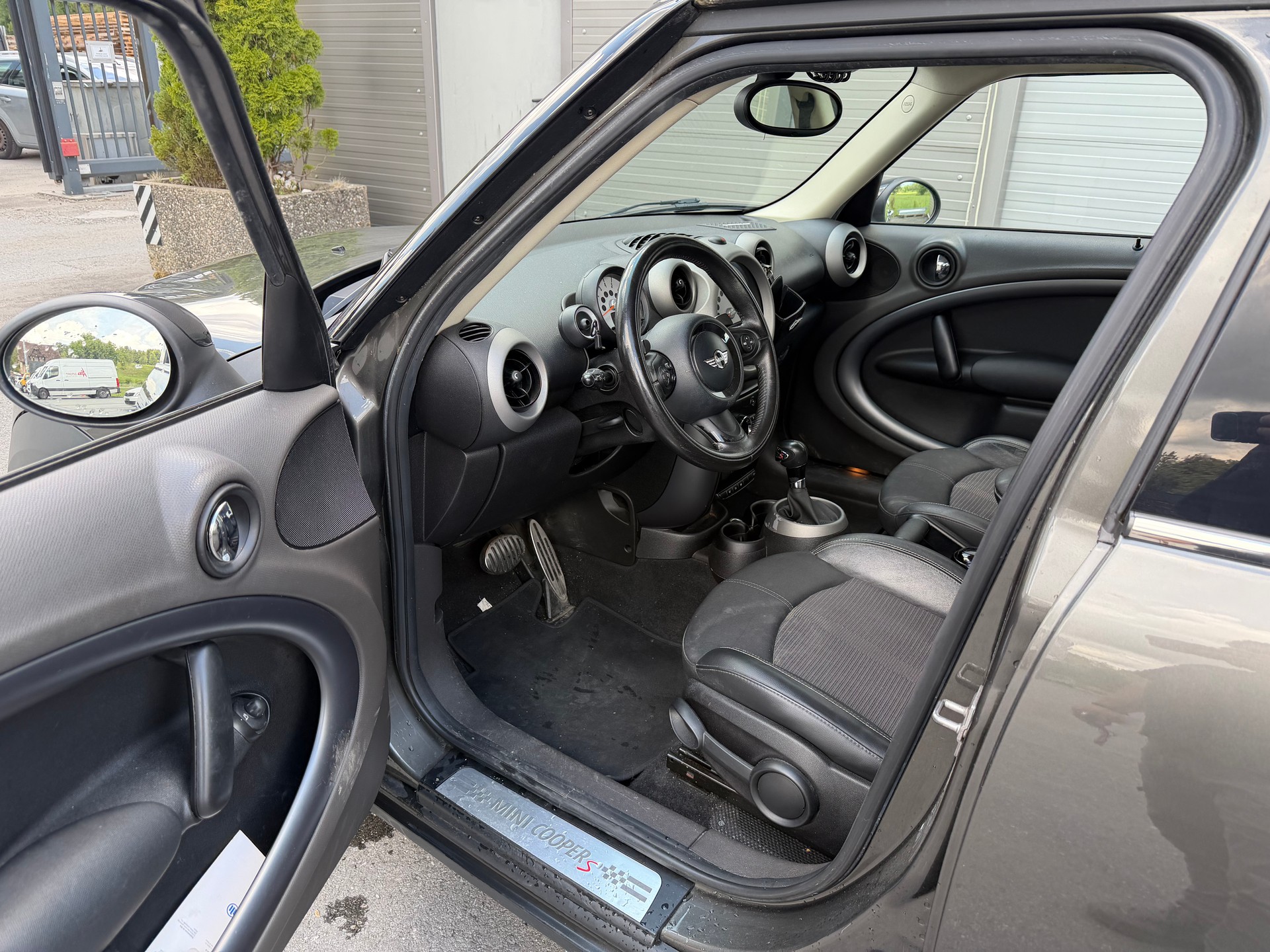 MINI Countryman Cooper S FWD Steptronic-image-5