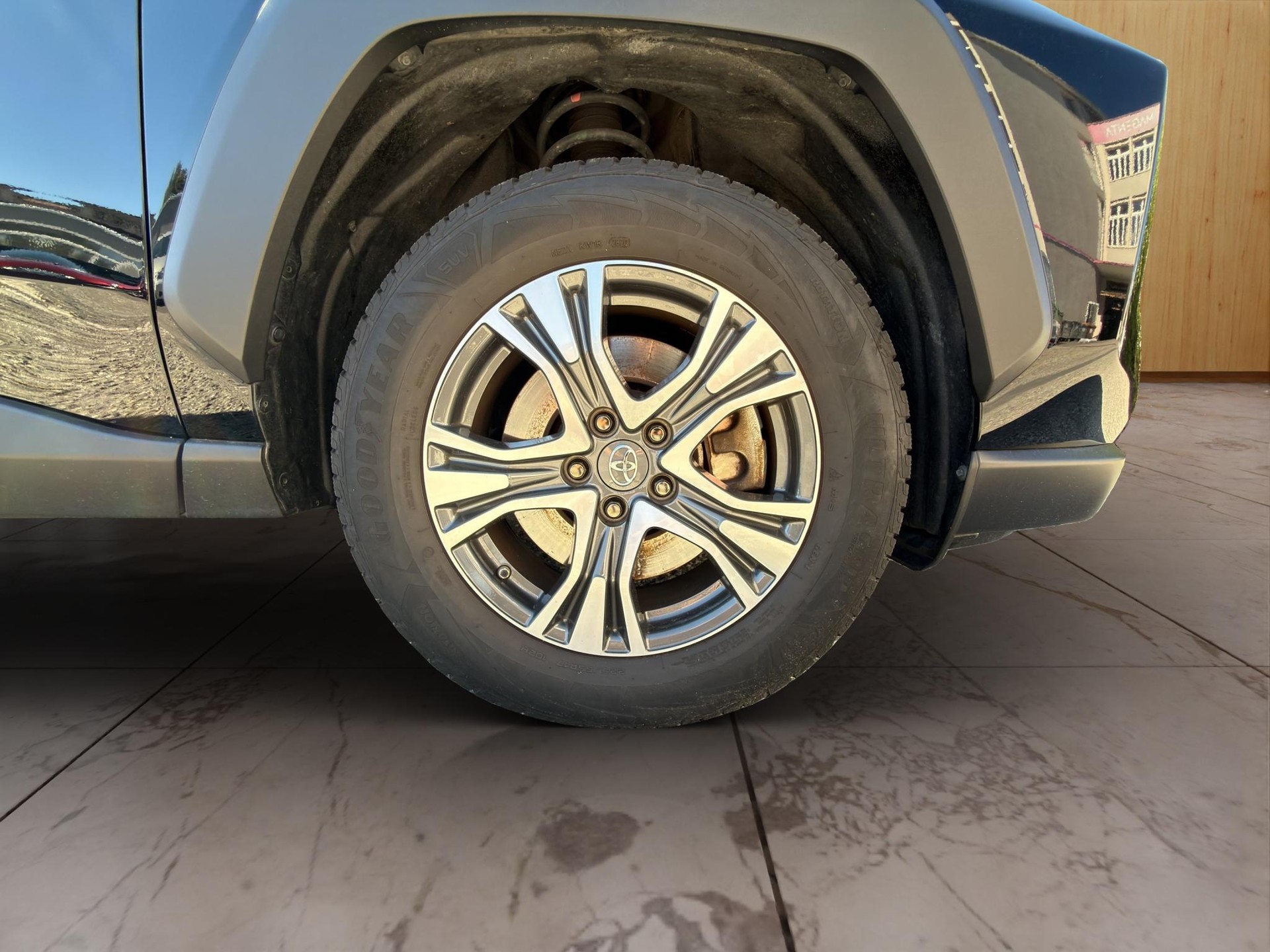 TOYOTA RAV4 2.5 HEV Adventure-image-19
