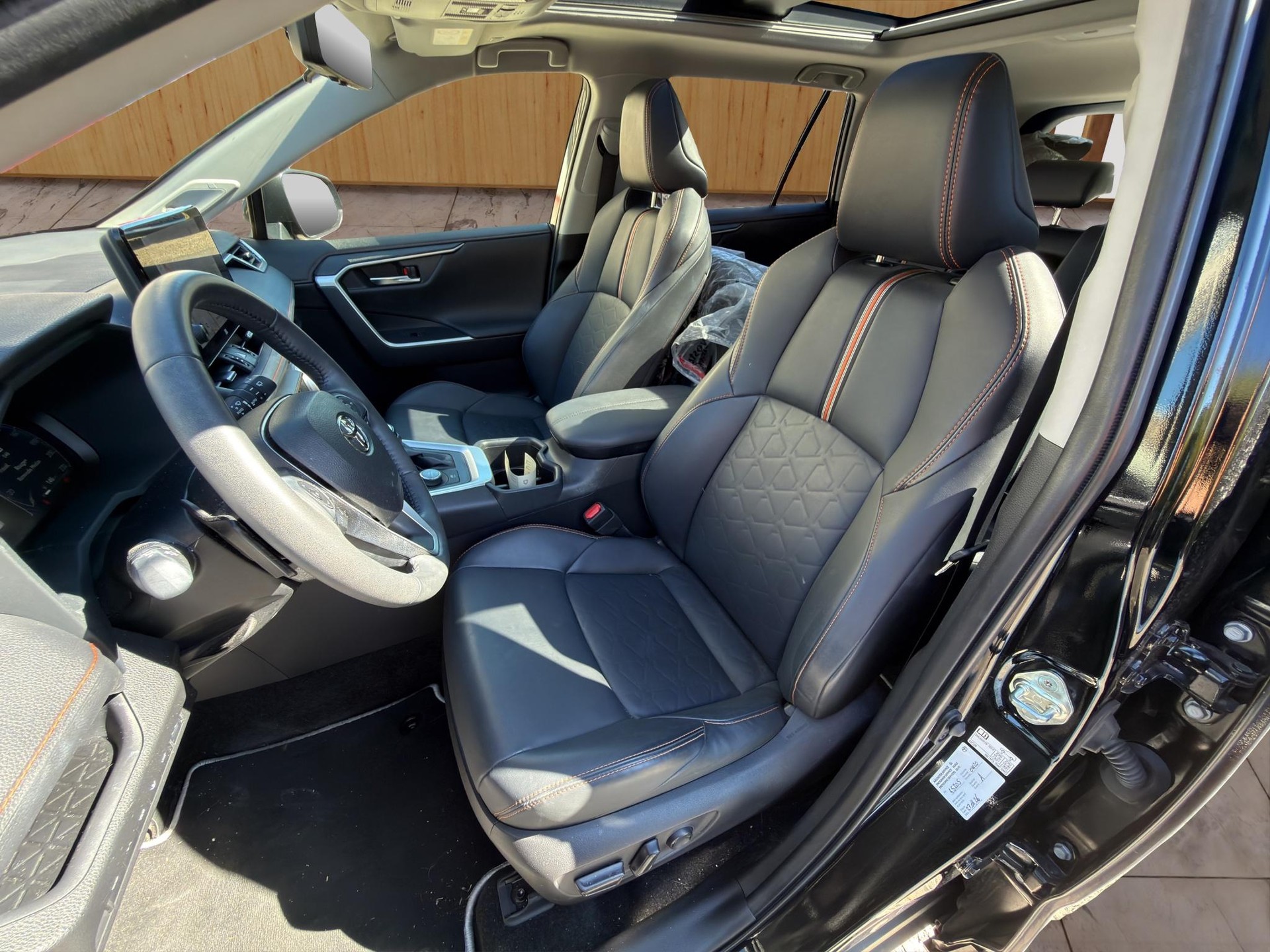 TOYOTA RAV4 2.5 HEV Adventure-image-10