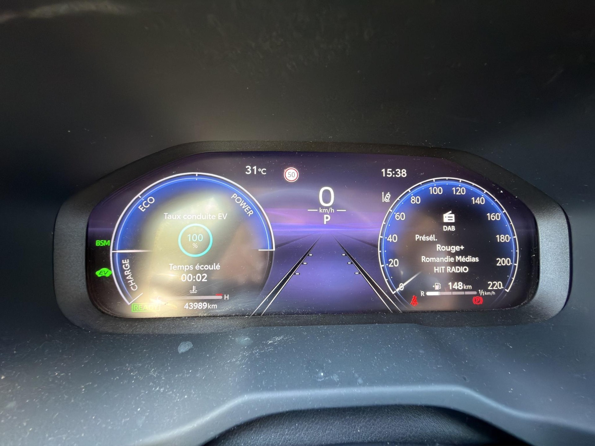 TOYOTA RAV4 2.5 HEV Adventure-image-9