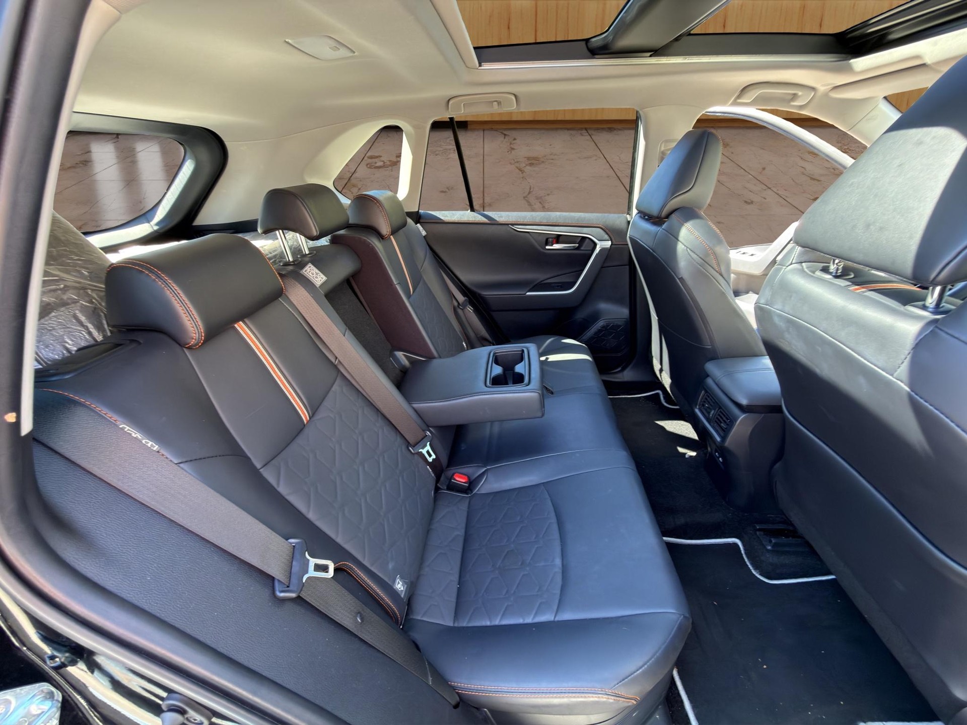 TOYOTA RAV4 2.5 HEV Adventure-image-17