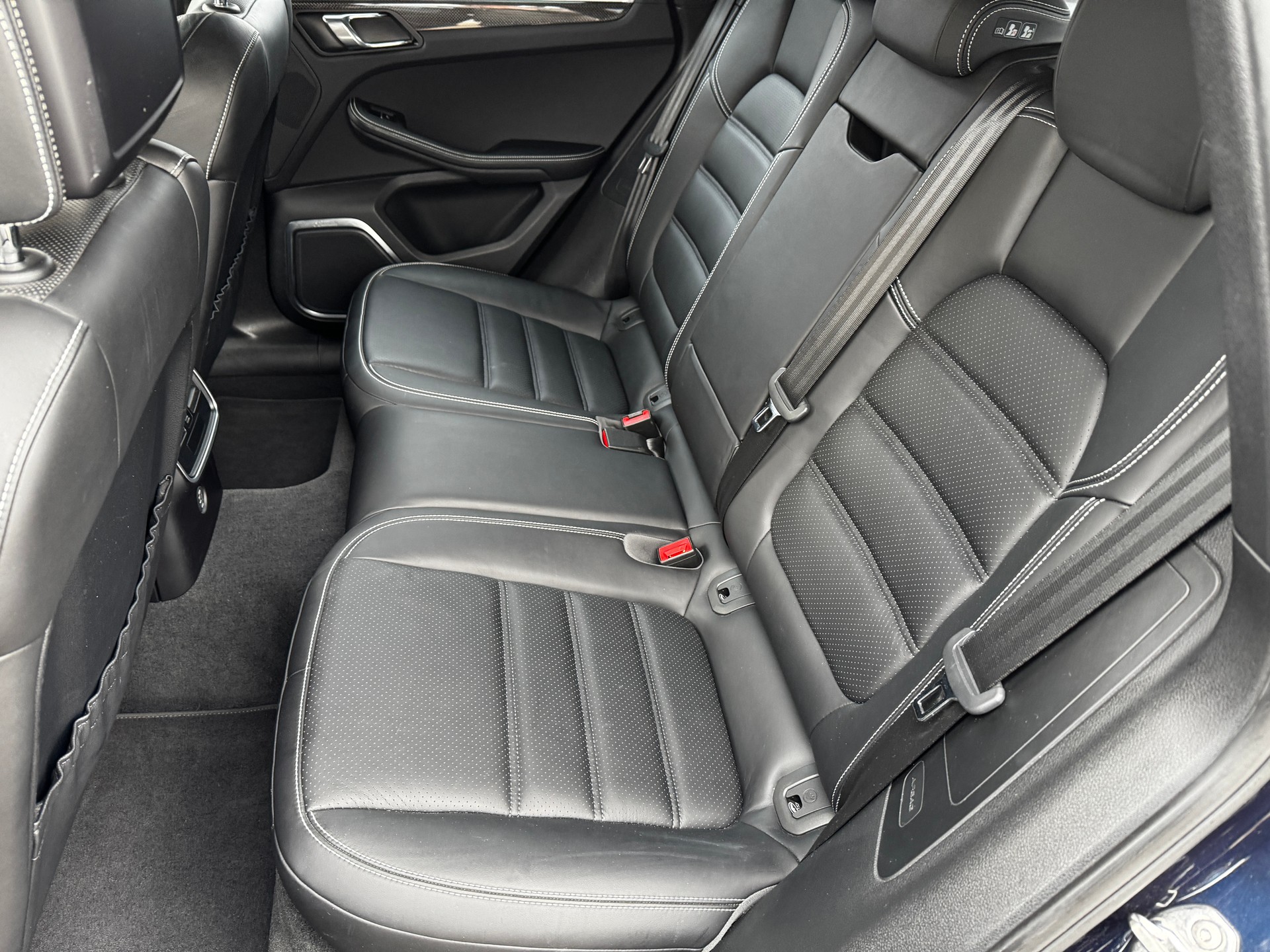 PORSCHE Macan Turbo Performance PDK-image-7