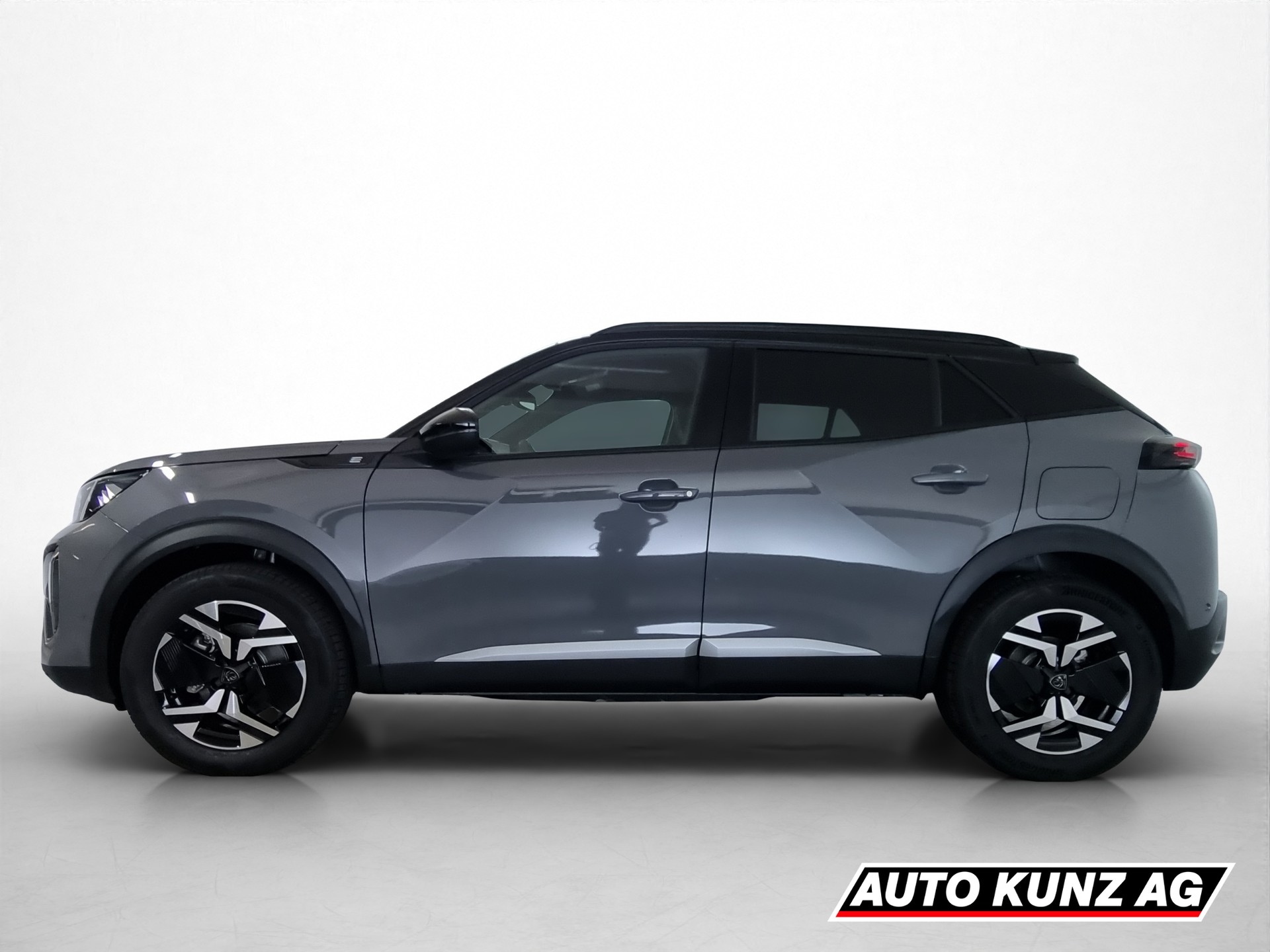 PEUGEOT 2008 54kWh e-GT-showroom-element-2