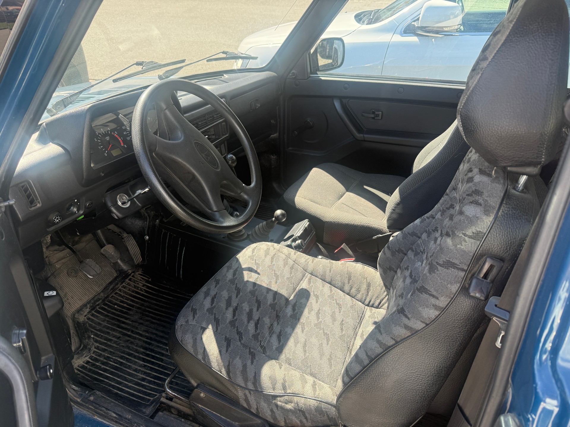 LADA Niva M Classic 4x4 1.7i-image-4