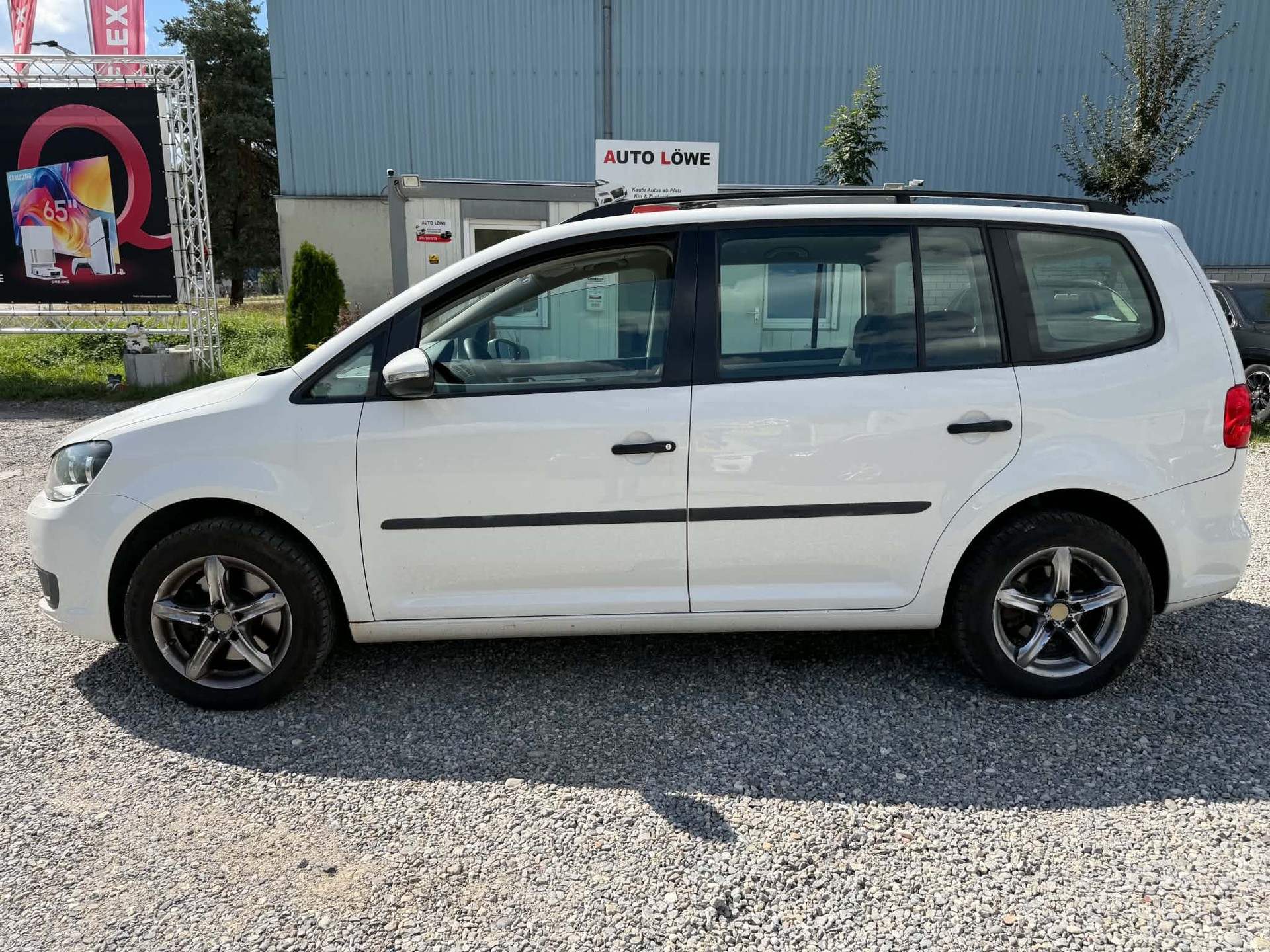 VW Touran 1.4 TSI EcoFuel Highline DSG-image-4