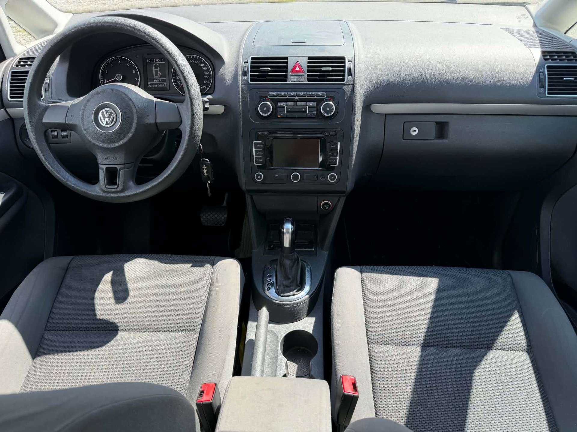 VW Touran 1.4 TSI EcoFuel Highline DSG-image-2