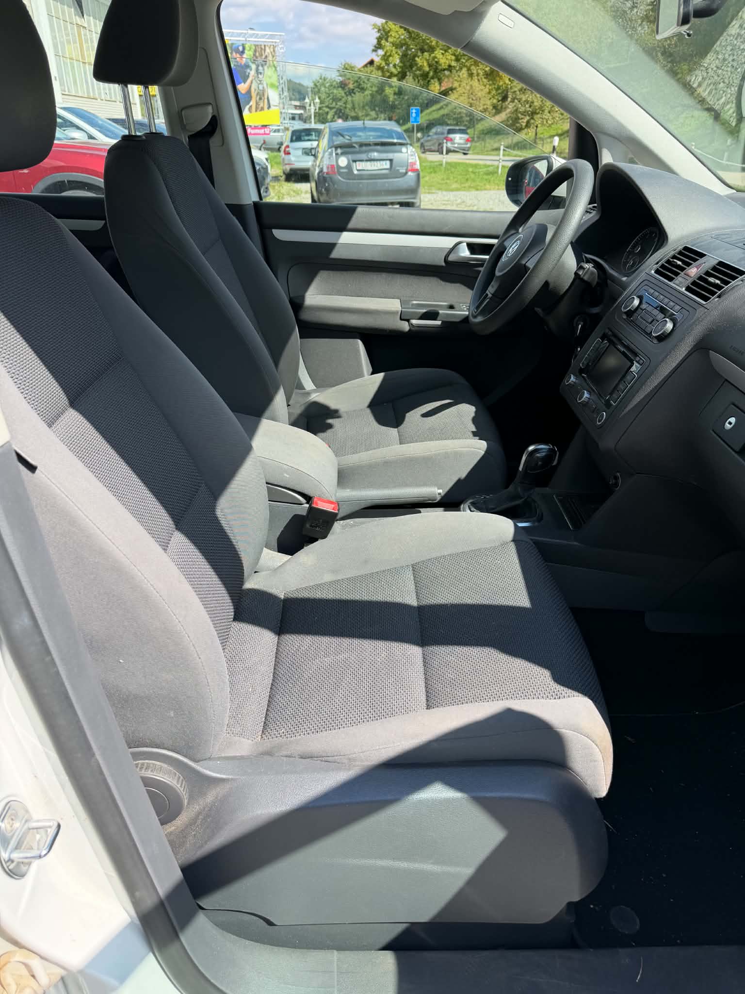 VW Touran 1.4 TSI EcoFuel Highline DSG-image-9
