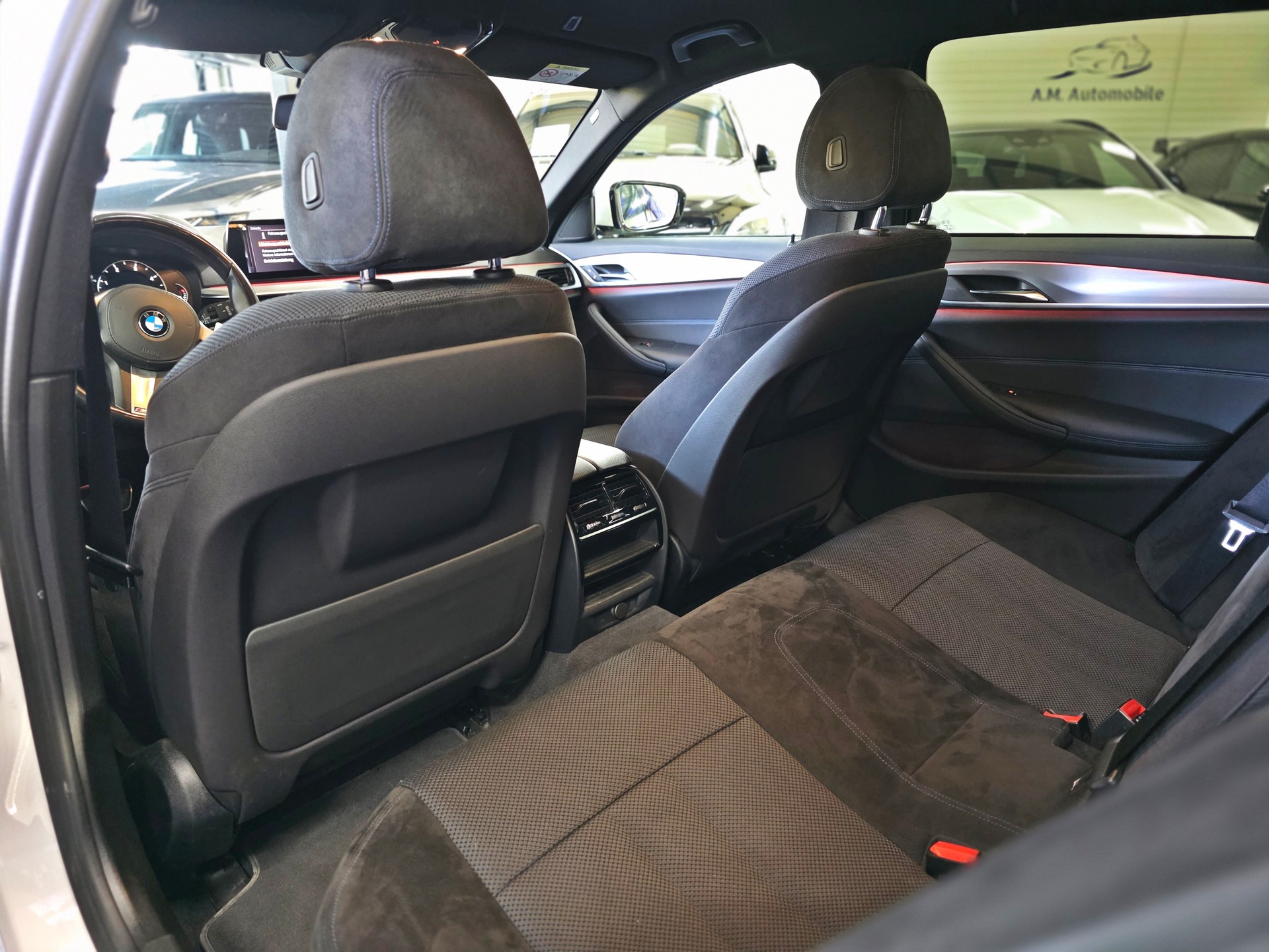 BMW 520d Touring Steptronic-image-12