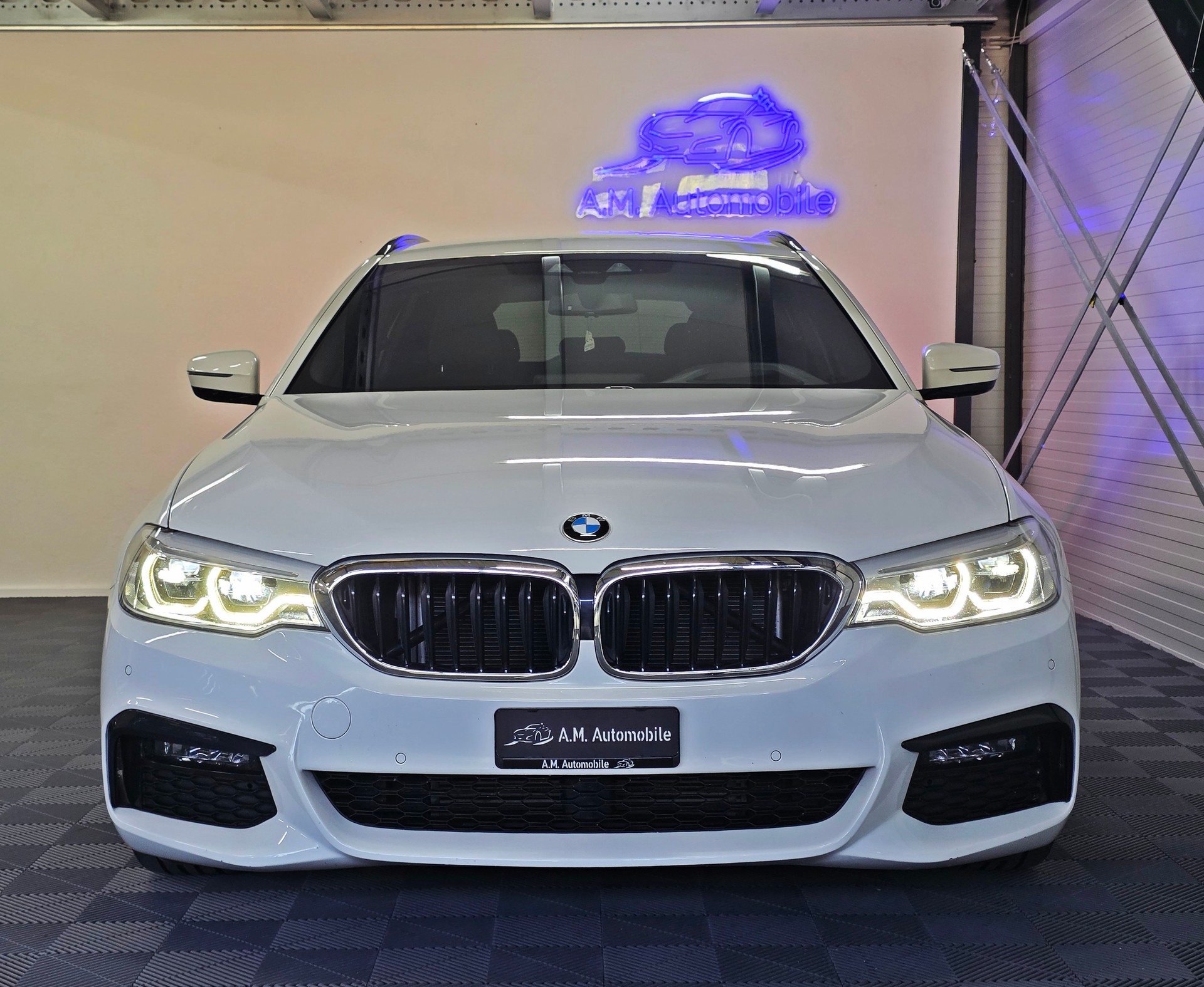 BMW 520d Touring Steptronic-image-1