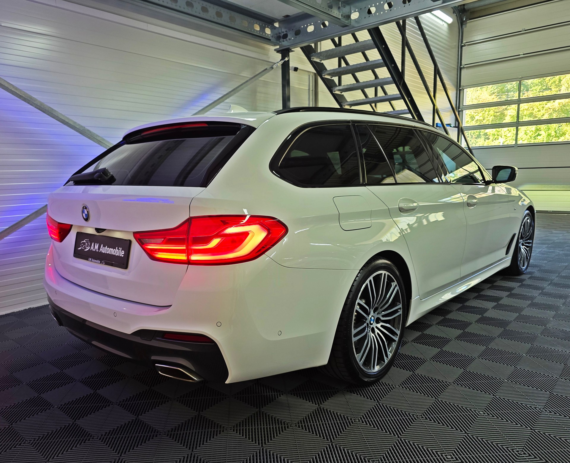 BMW 520d Touring Steptronic-image-4