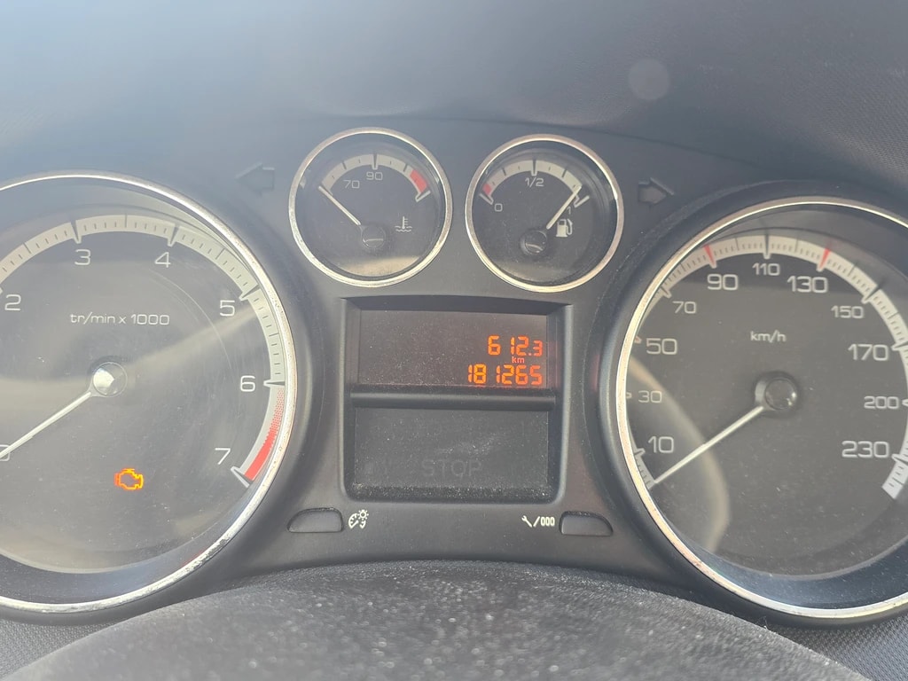 PEUGEOT 308 1.4 16V VTI Trendy-image-9