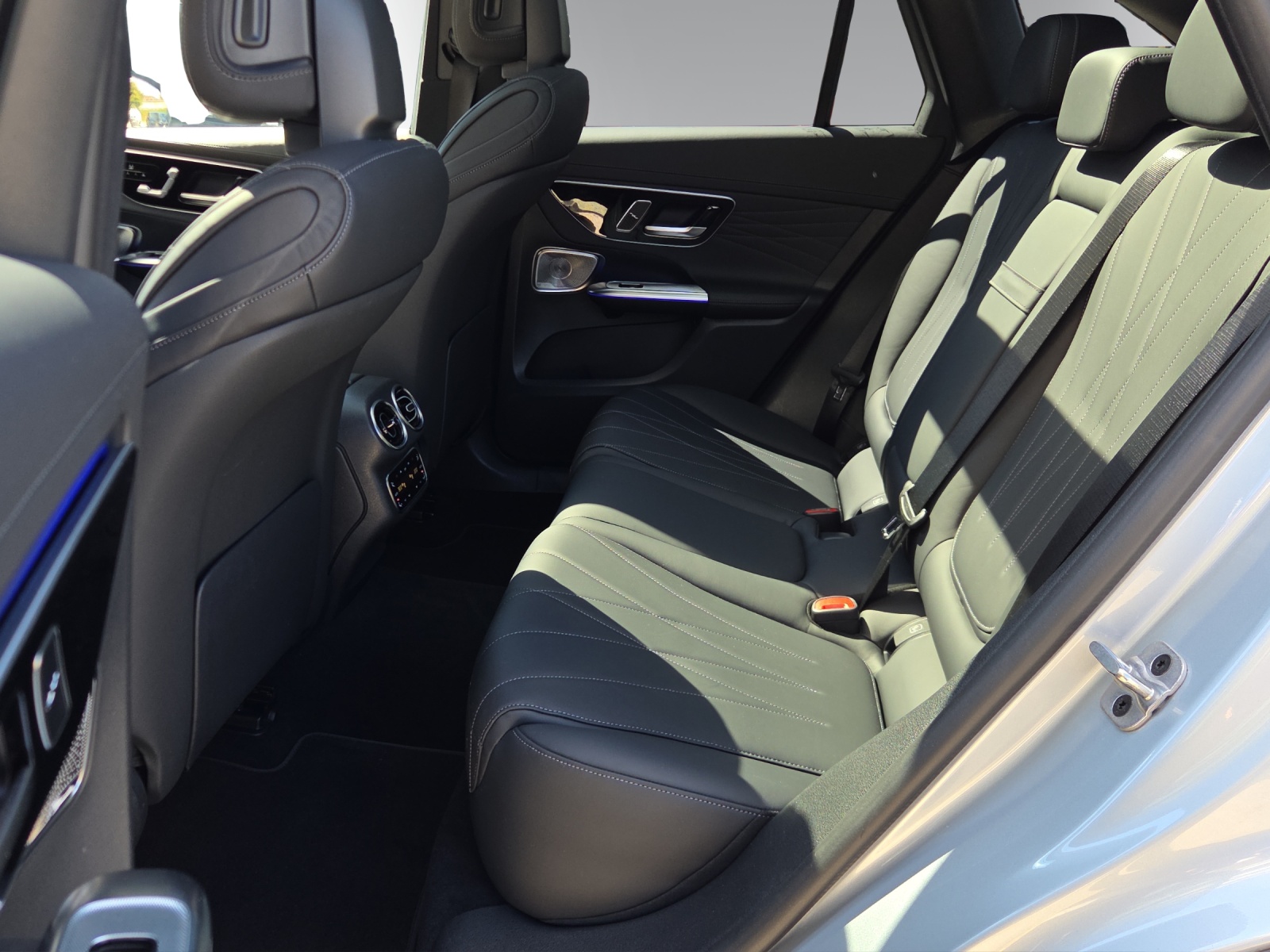 MERCEDES-BENZ GLC 220 d 4Matic 9G-Tronic-image-10