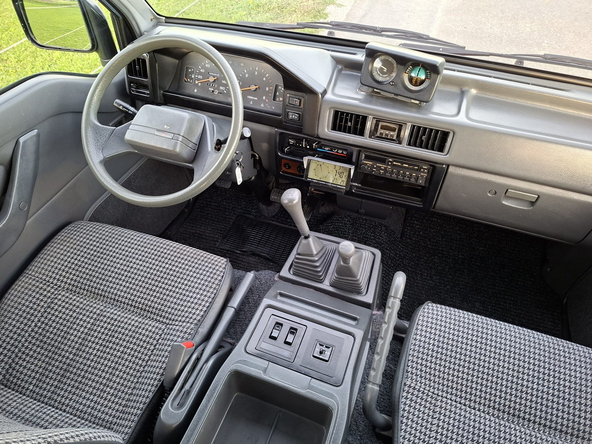 MITSUBISHI Country 4x4 2.5TD-image-7