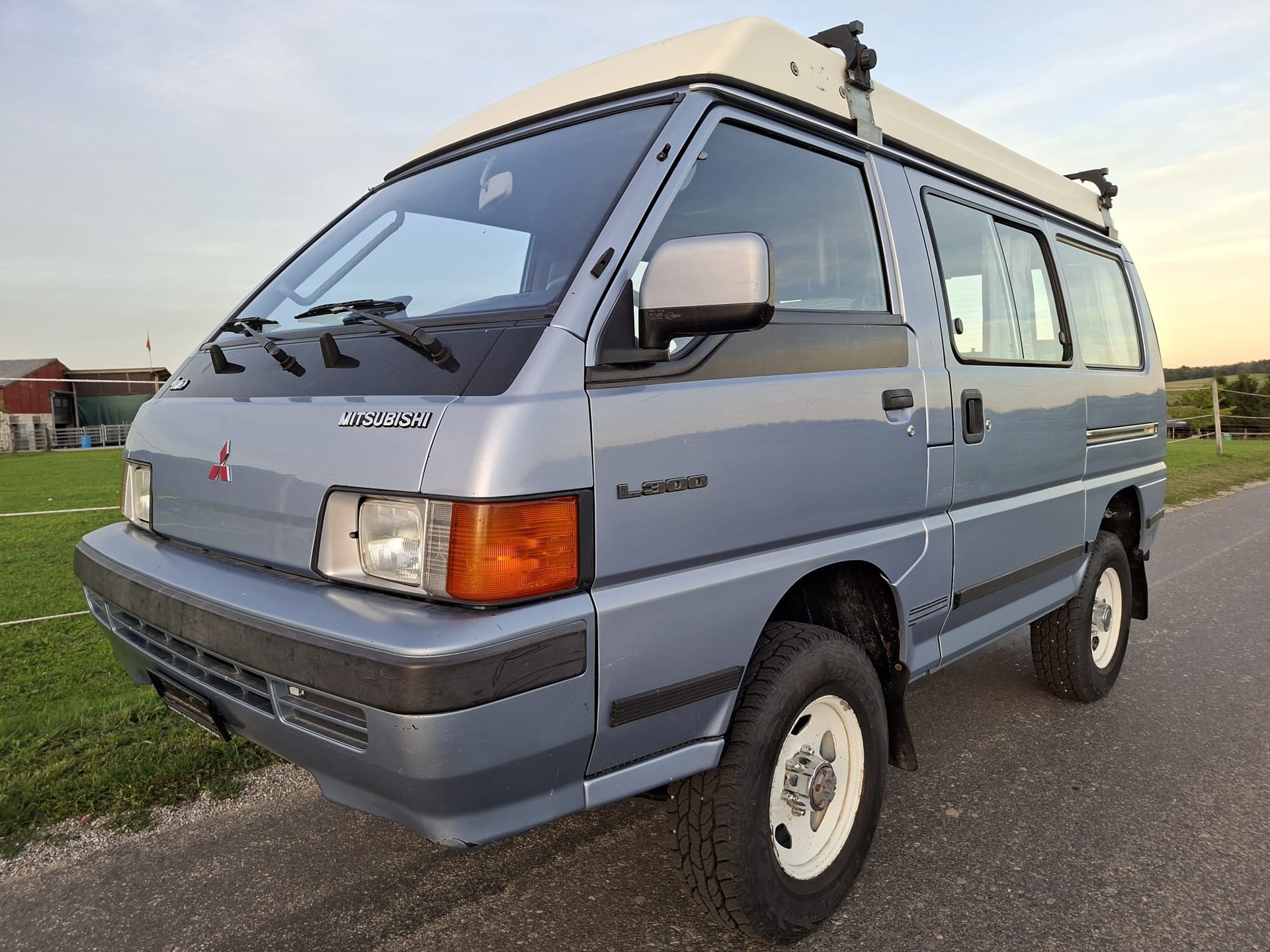 MITSUBISHI Country 4x4 2.5TD-image-1