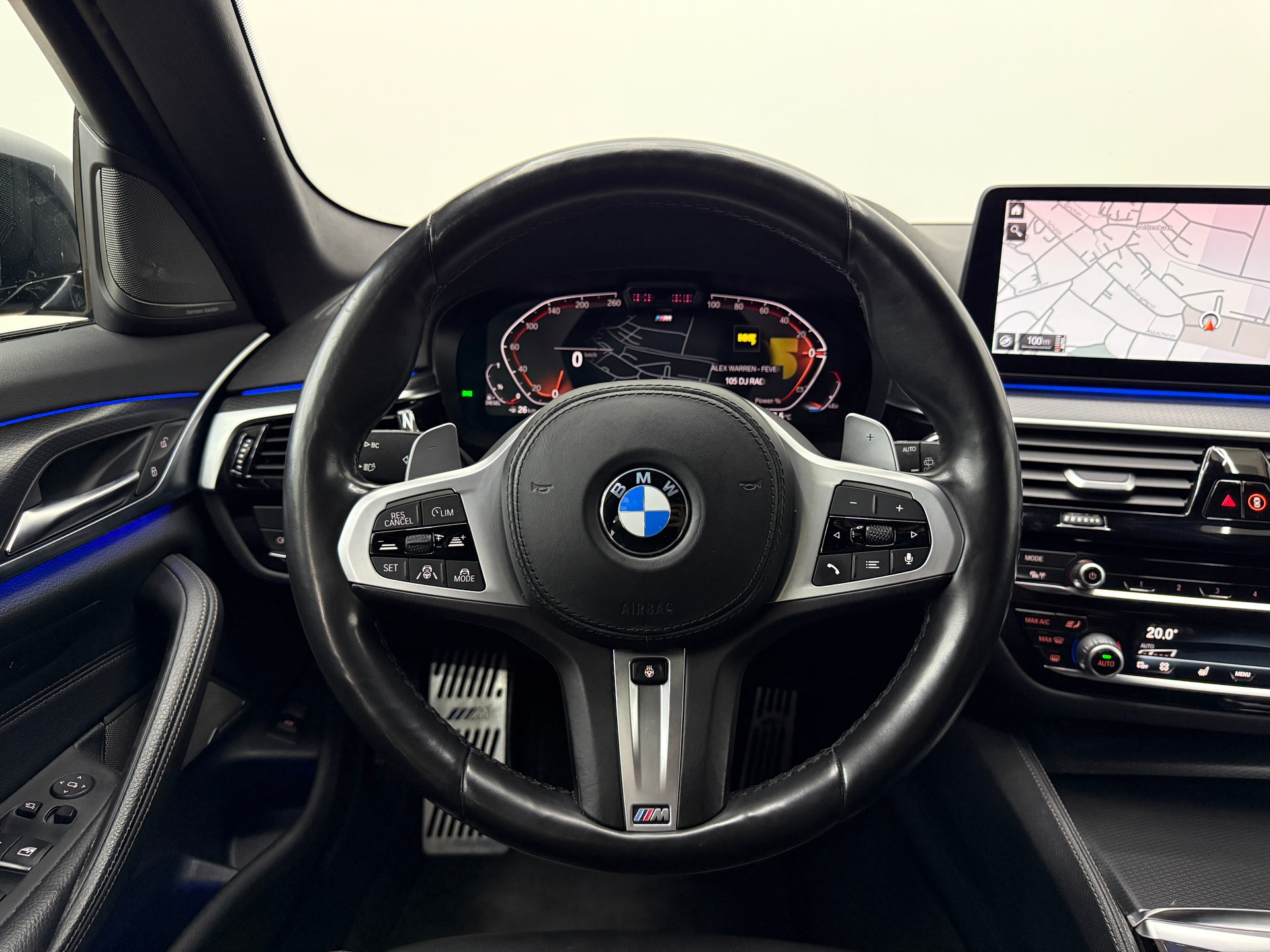 BMW 540d xDrive 48V Touring M Sport Steptronic-image-26
