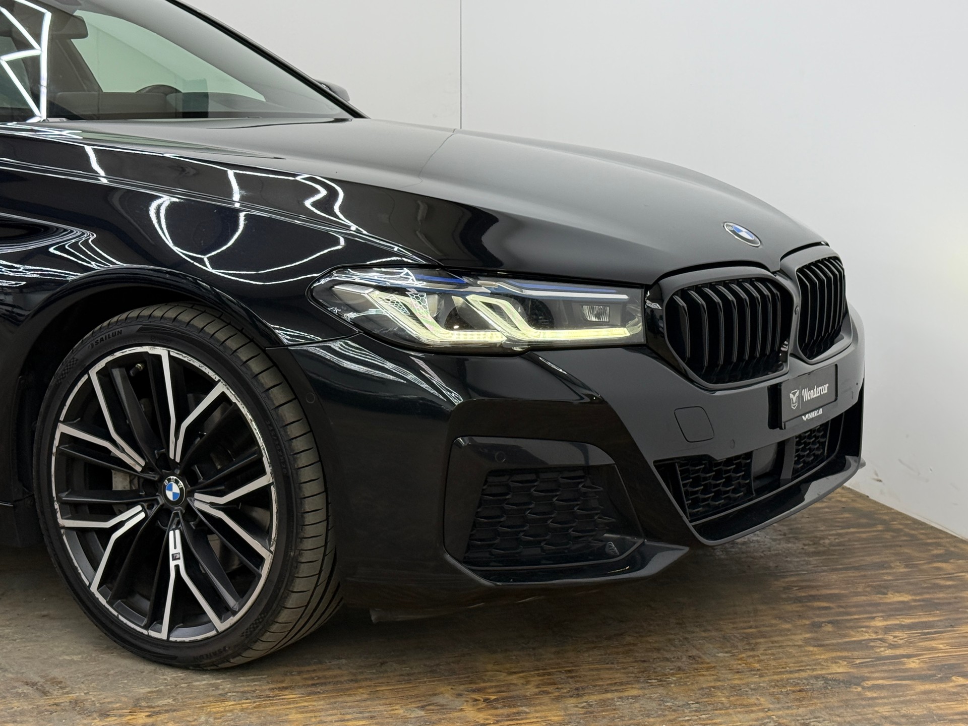 BMW 540d xDrive 48V Touring M Sport Steptronic-image-1