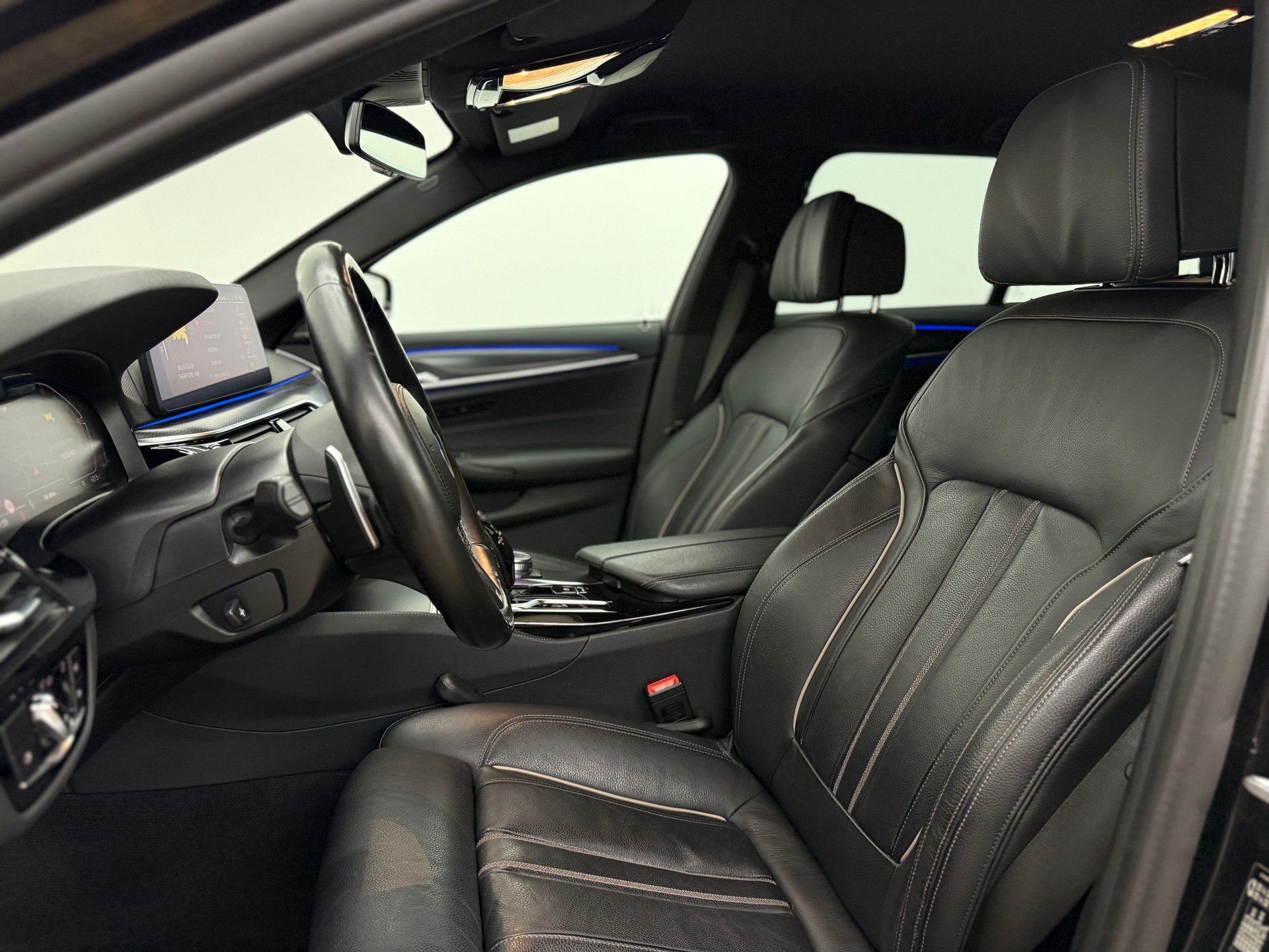BMW 540d xDrive 48V Touring M Sport Steptronic-image-19