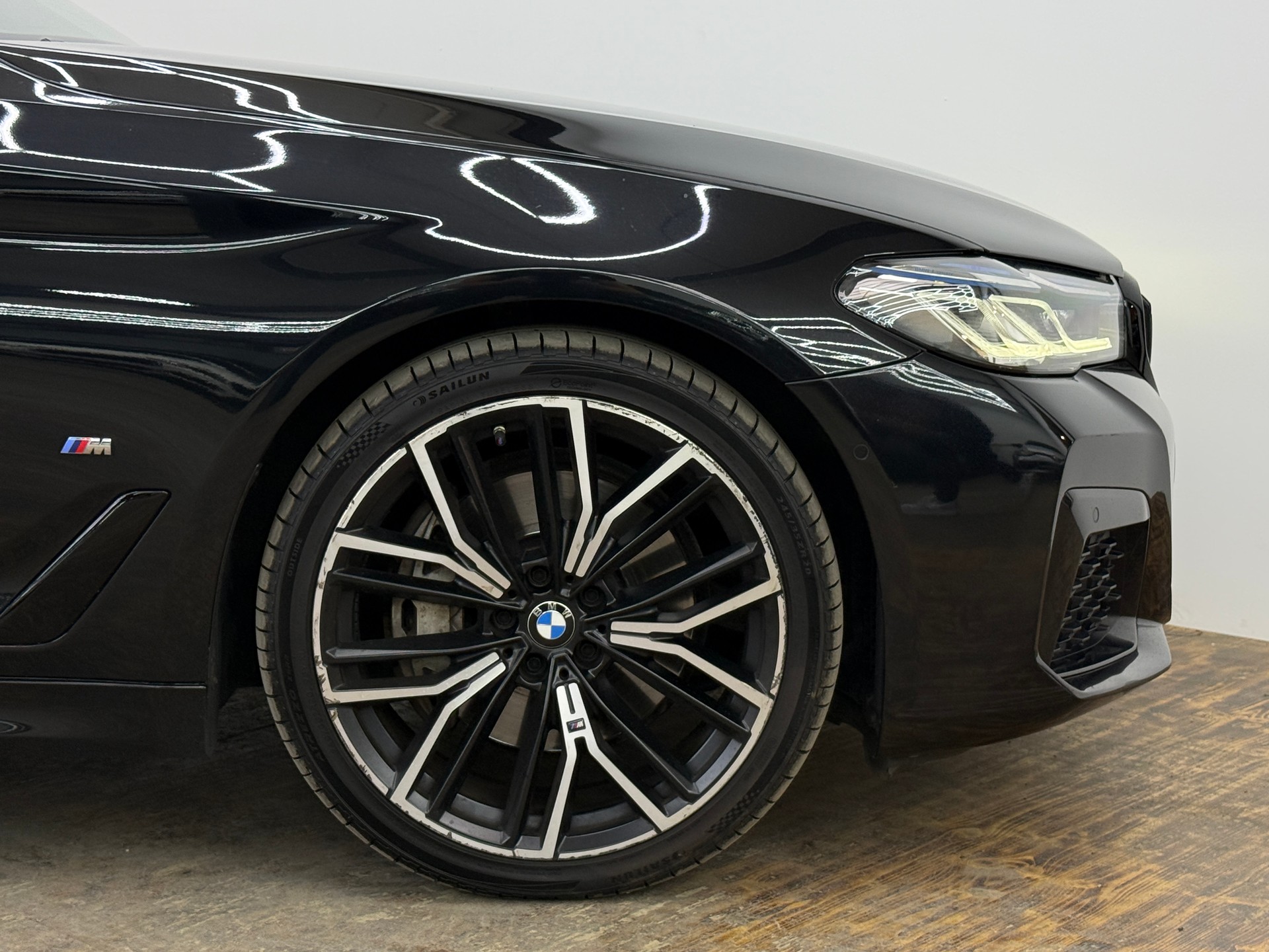 BMW 540d xDrive 48V Touring M Sport Steptronic-image-17