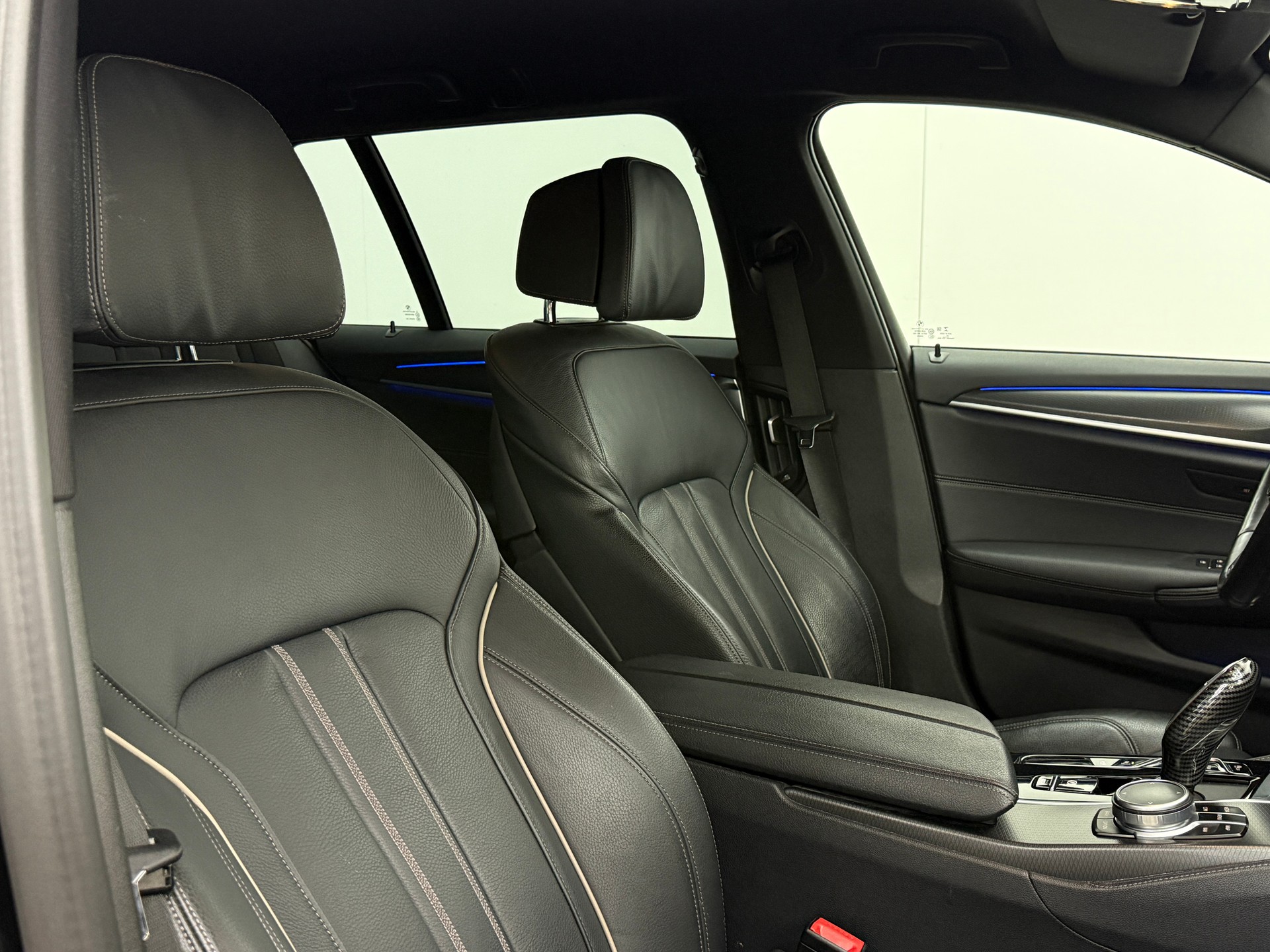 BMW 540d xDrive 48V Touring M Sport Steptronic-image-21