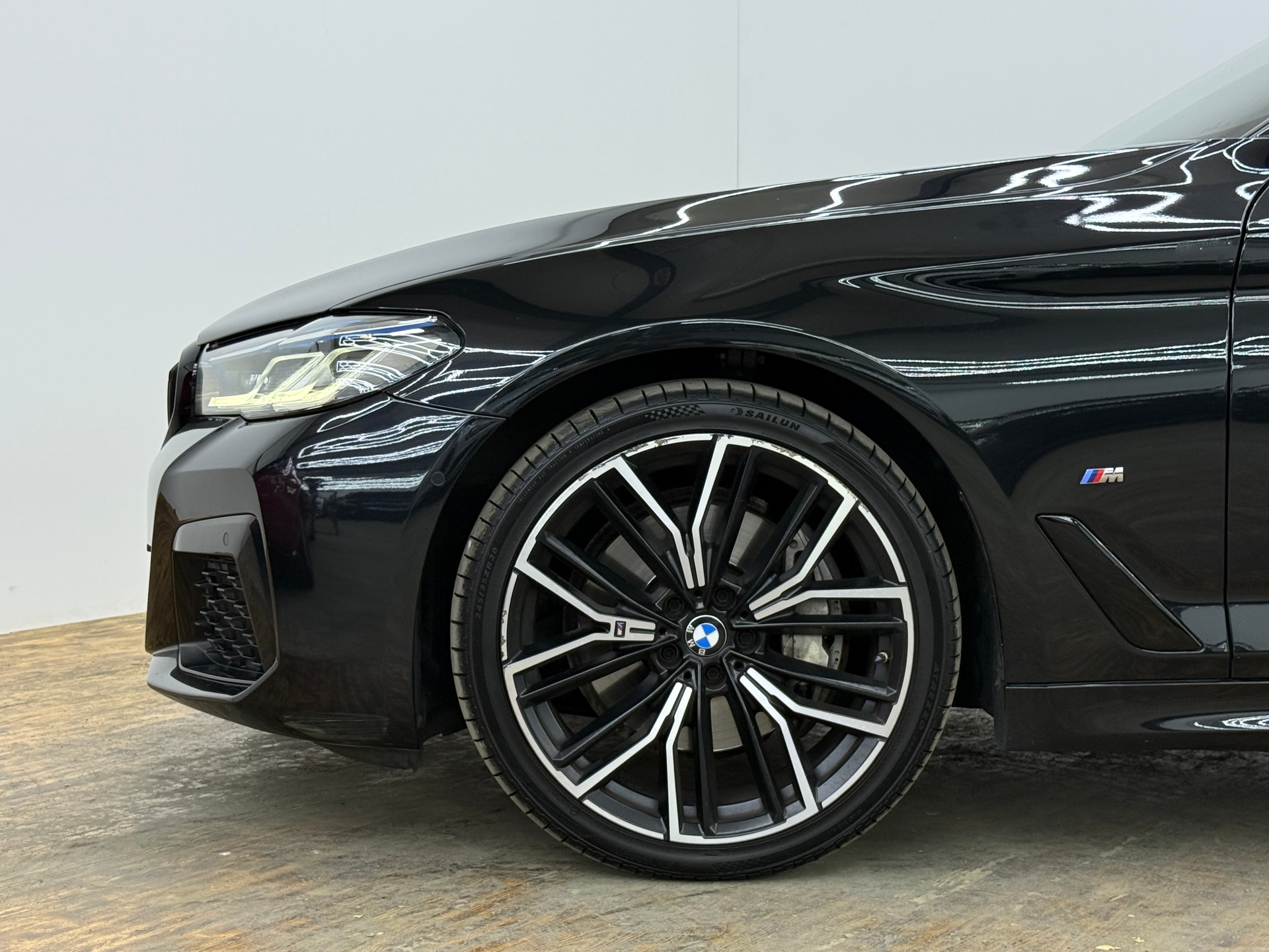 BMW 540d xDrive 48V Touring M Sport Steptronic-image-5