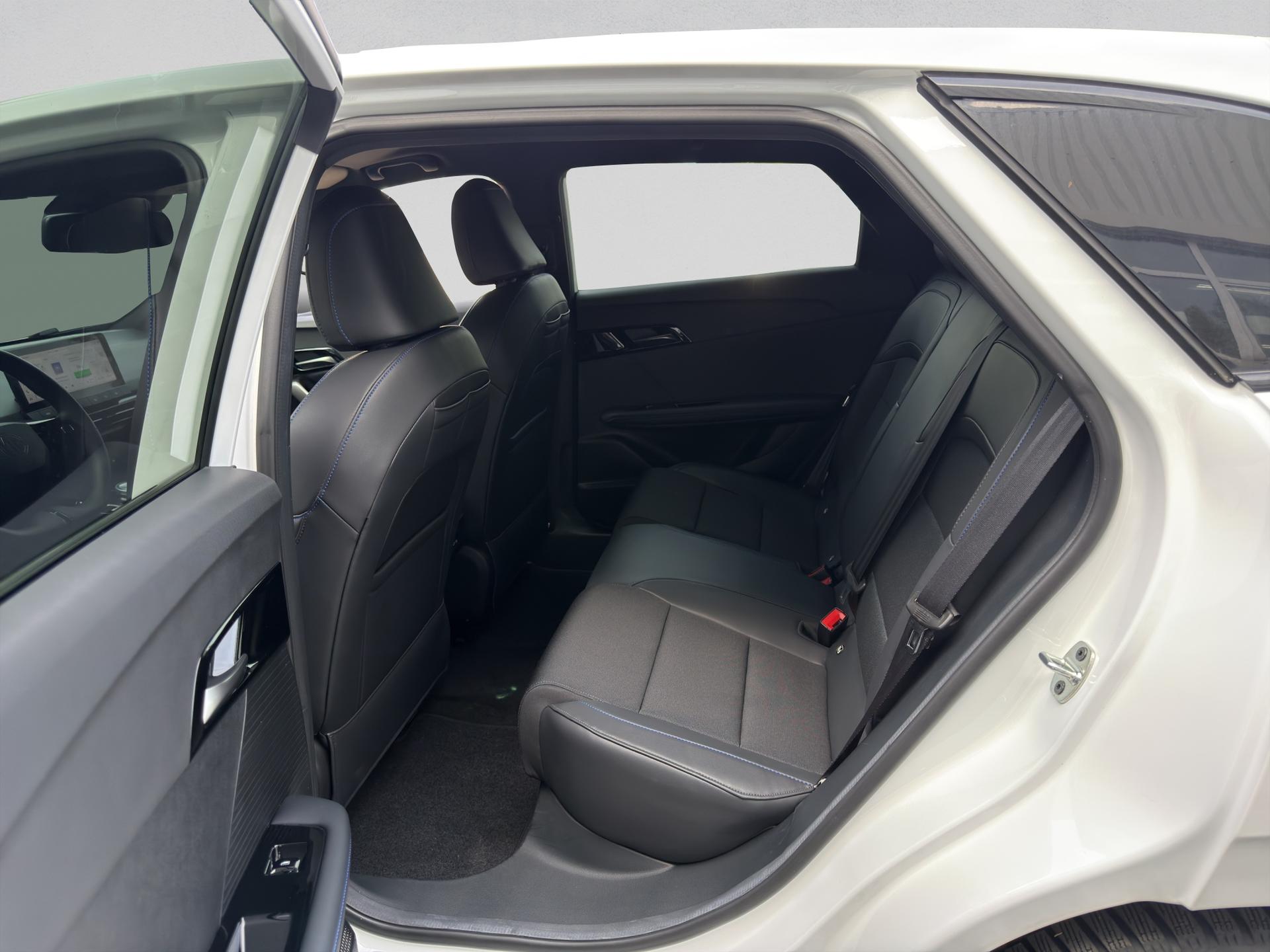MG 4 EV 64kWh Luxury-image-14