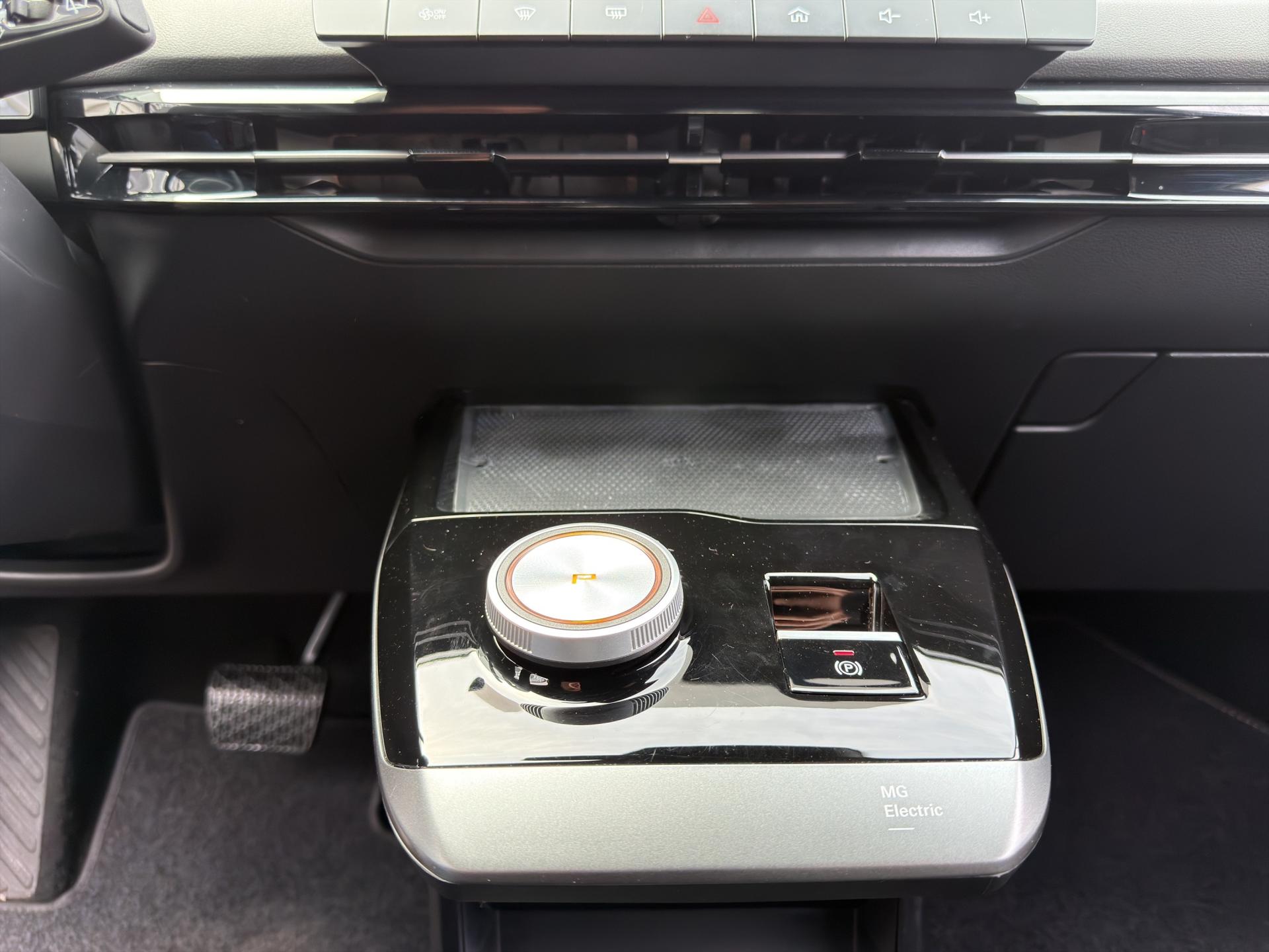 MG 4 EV 64kWh Luxury-image-11