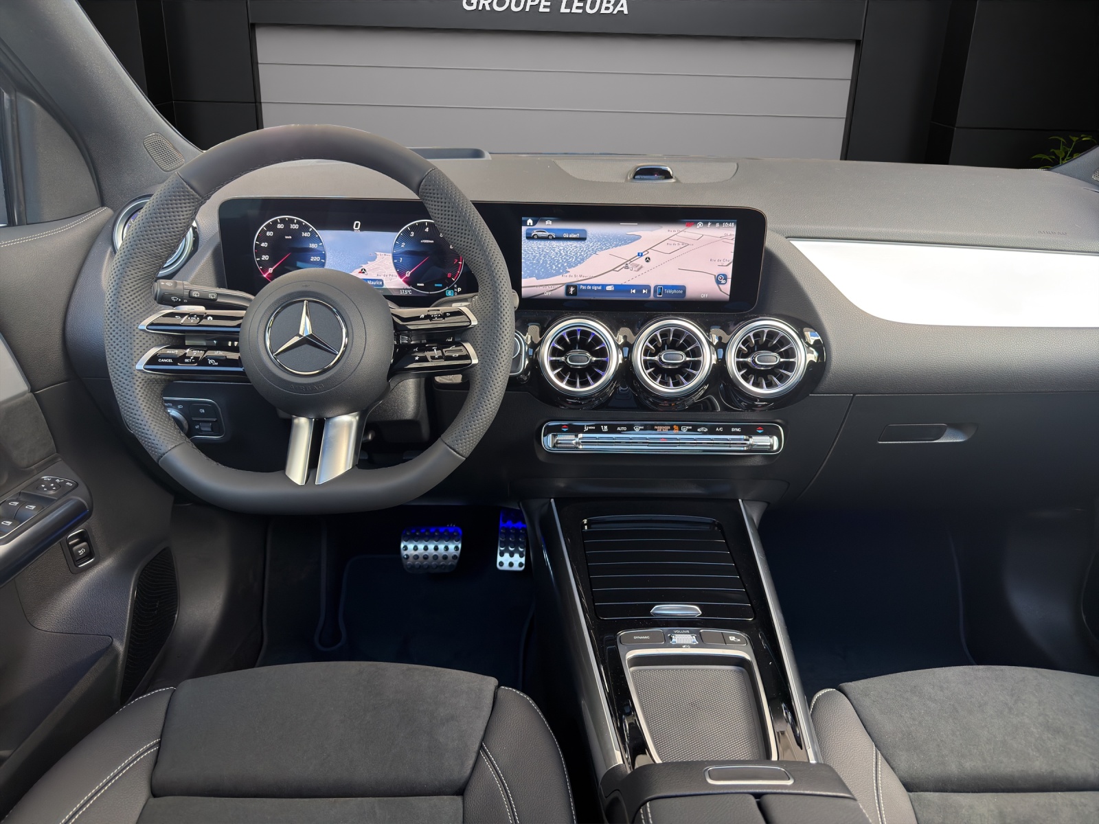 MERCEDES-BENZ GLA 200 Night Star 7G-DCT-image-11