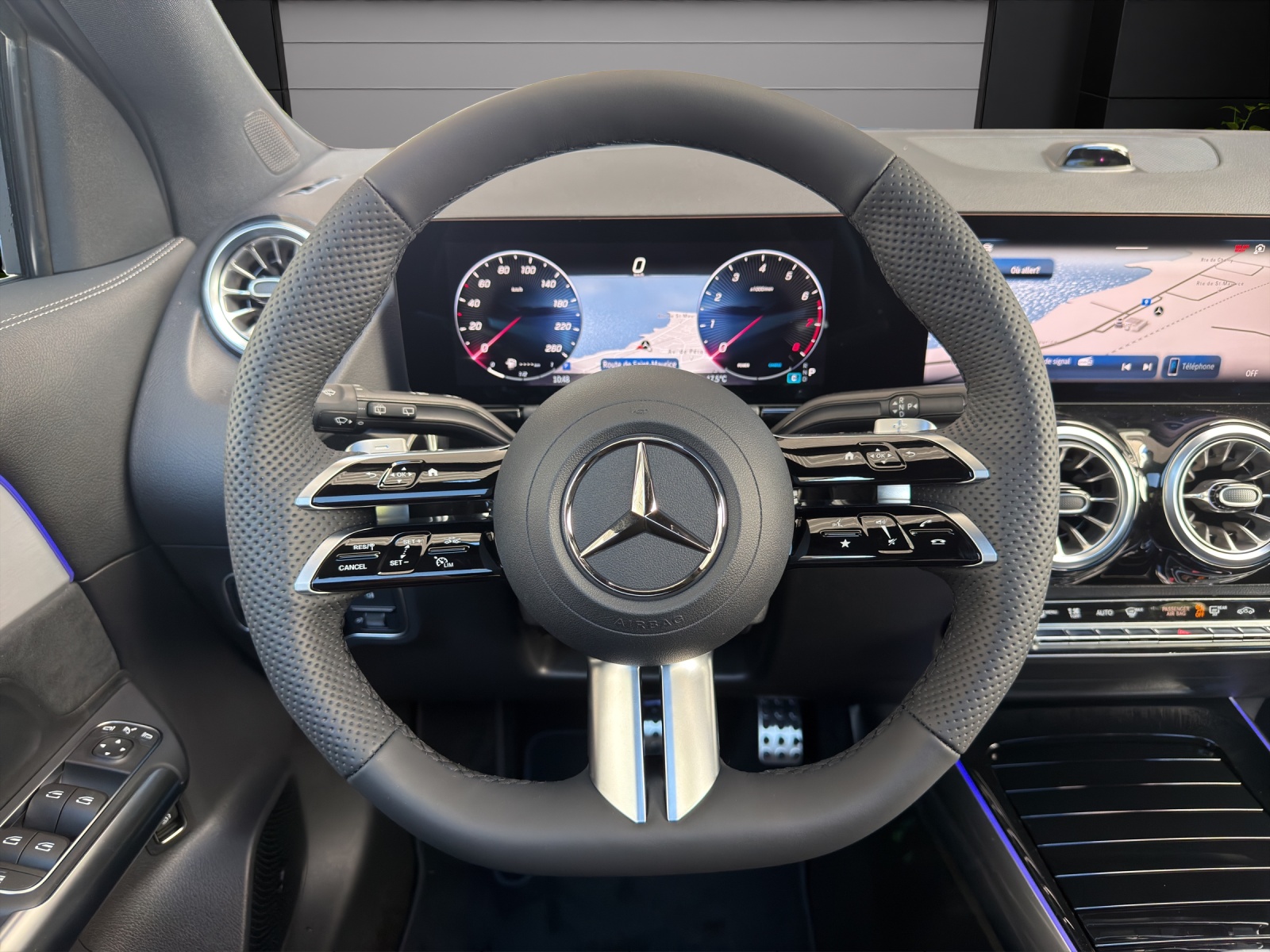 MERCEDES-BENZ GLA 200 Night Star 7G-DCT-image-13