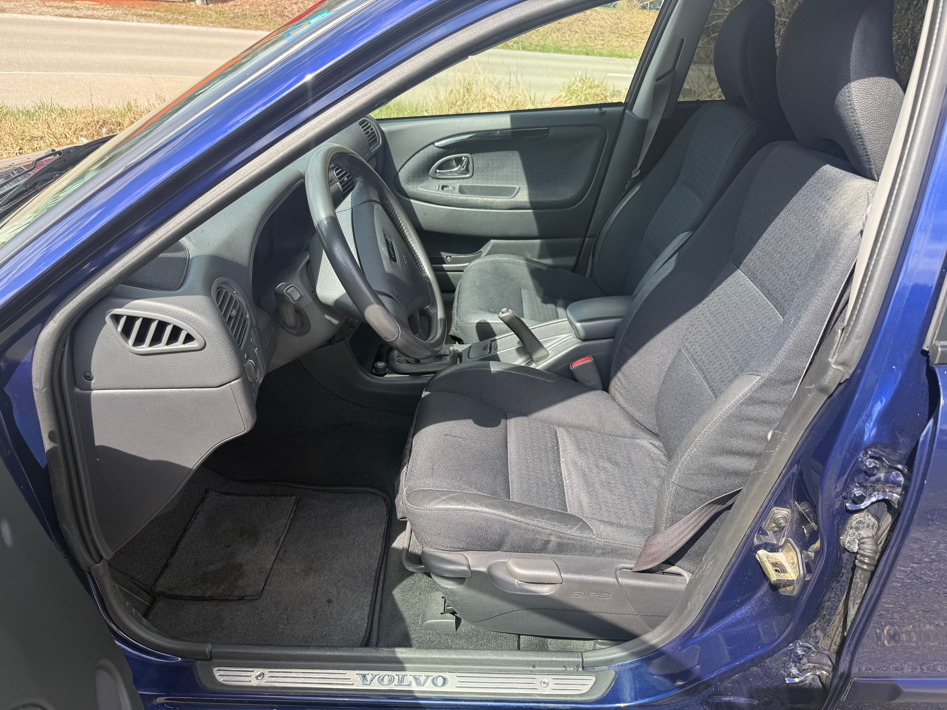 VOLVO V40 1.9D Limited Sports Edition-image-7
