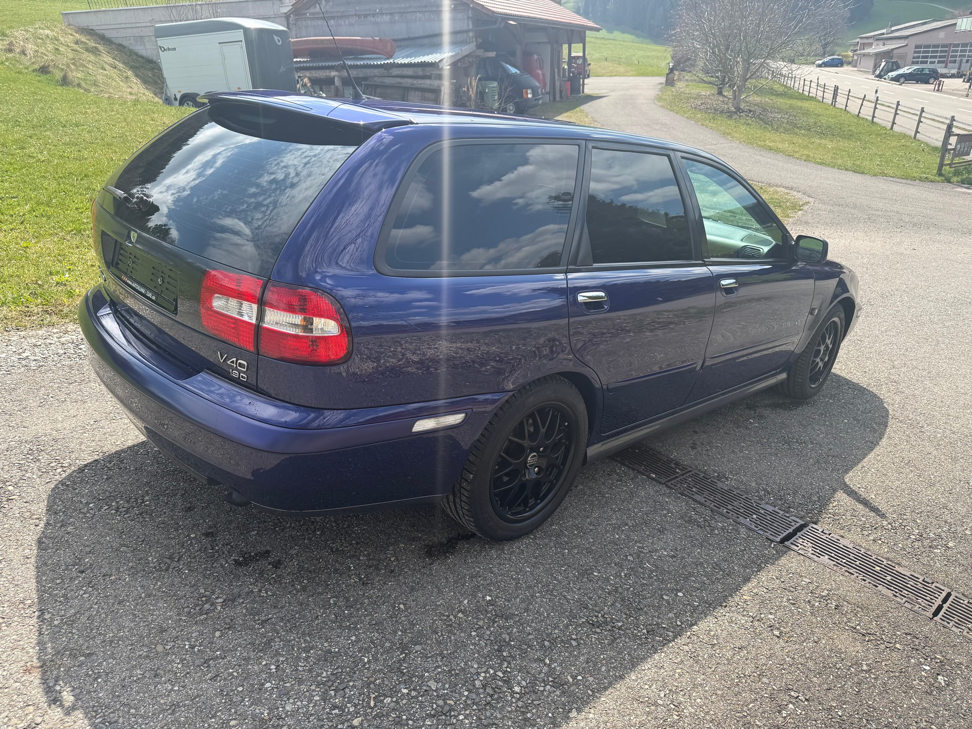 VOLVO V40 1.9D Limited Sports Edition-image-4