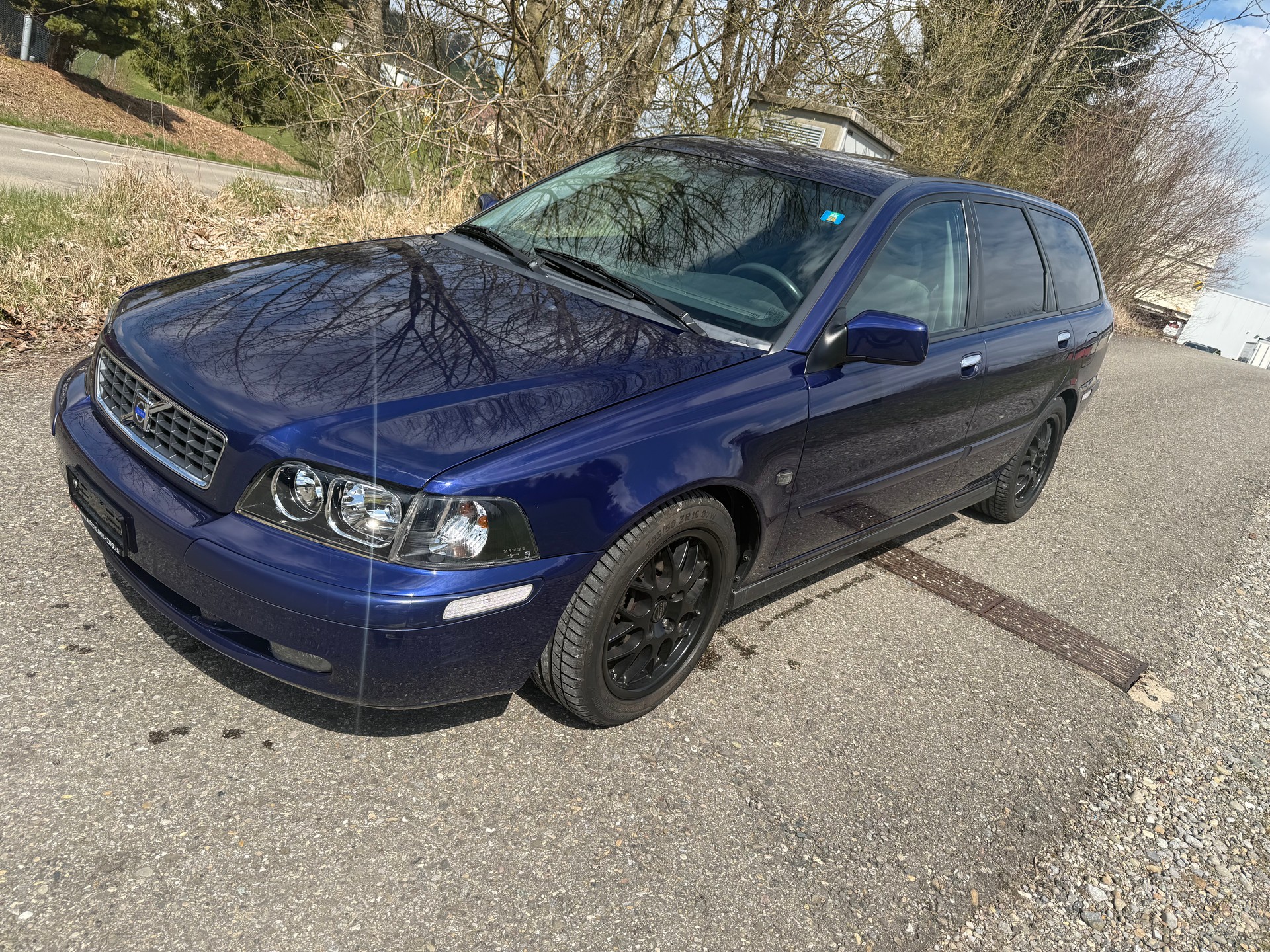 VOLVO V40 1.9D Limited Sports Edition-image-2